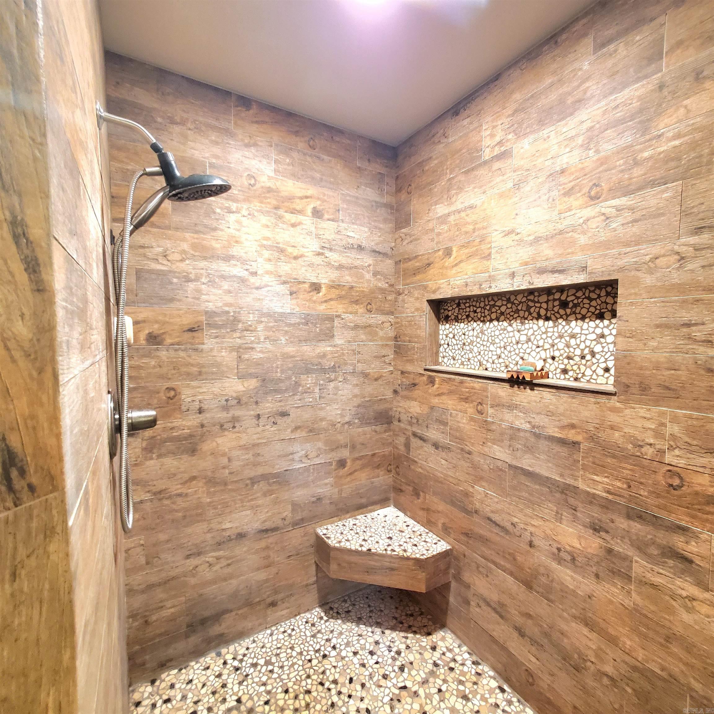 1381 Mitchell  Mountain View, AR