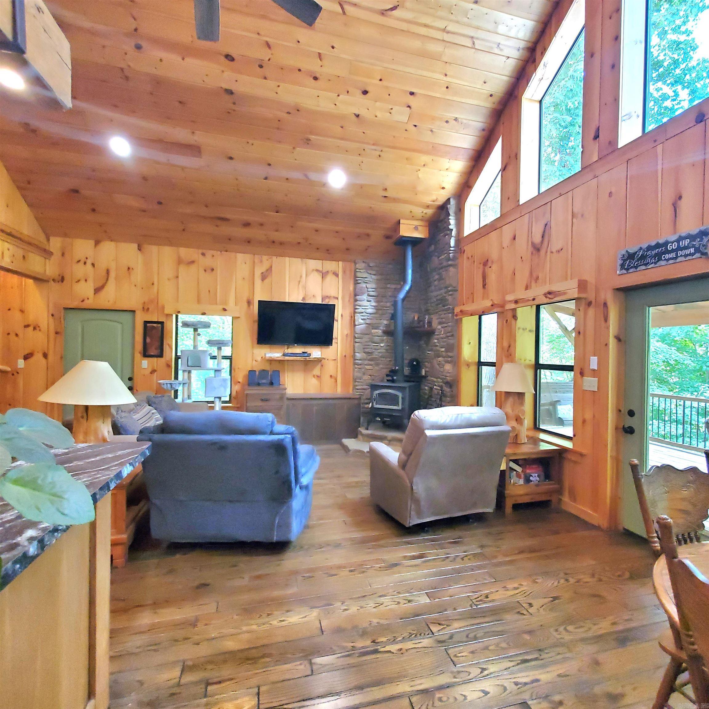 1381 Mitchell  Mountain View, AR