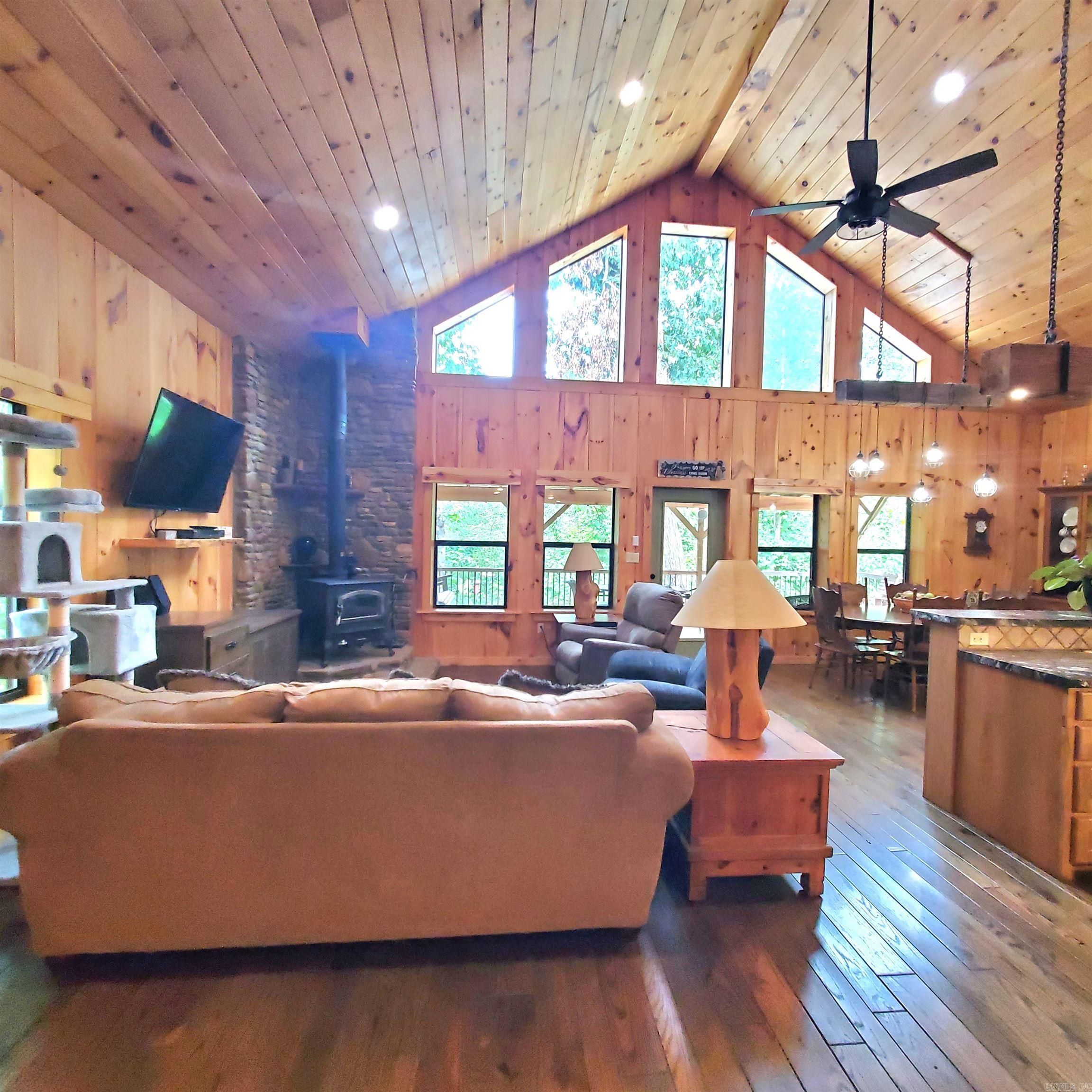 1381 Mitchell  Mountain View, AR