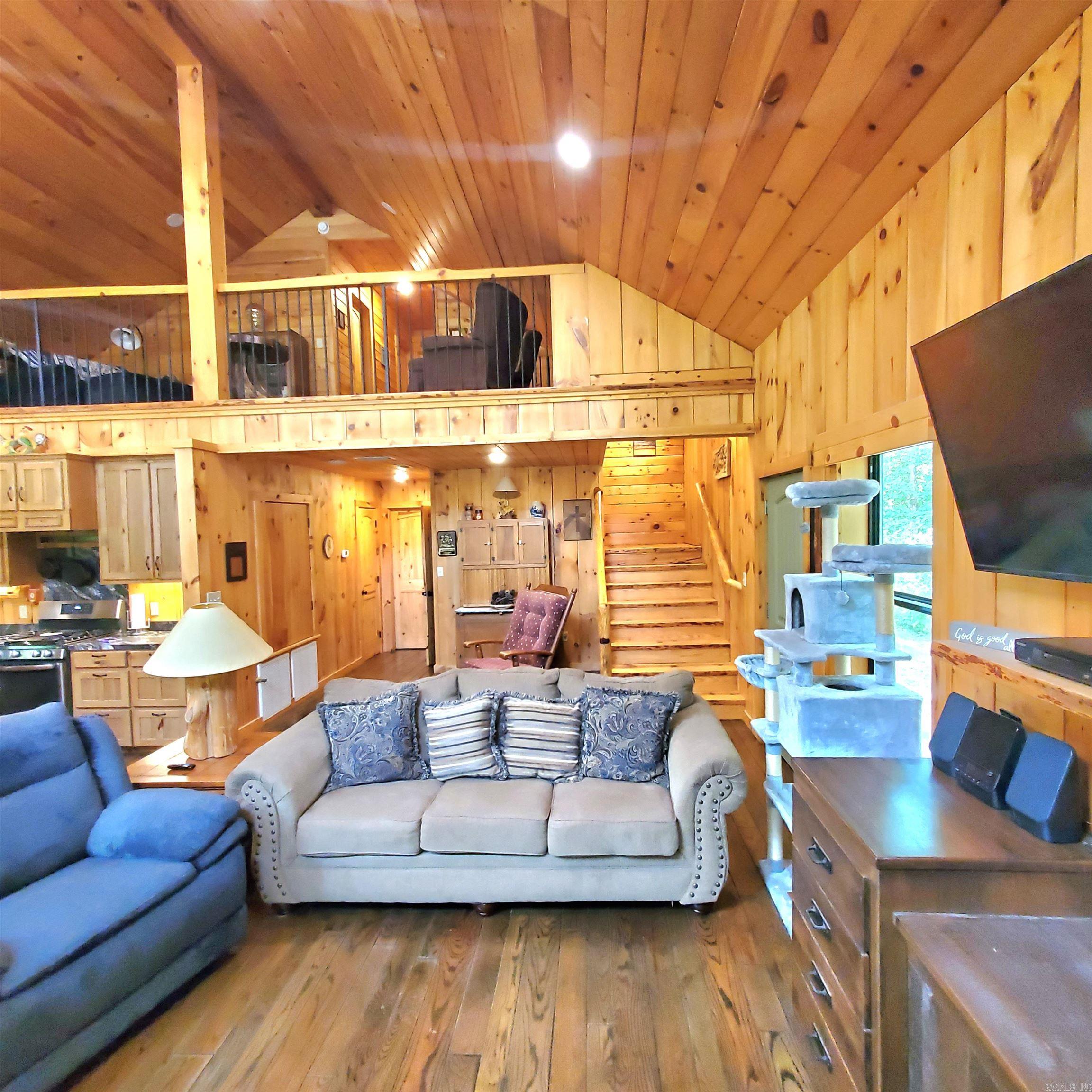 1381 Mitchell  Mountain View, AR