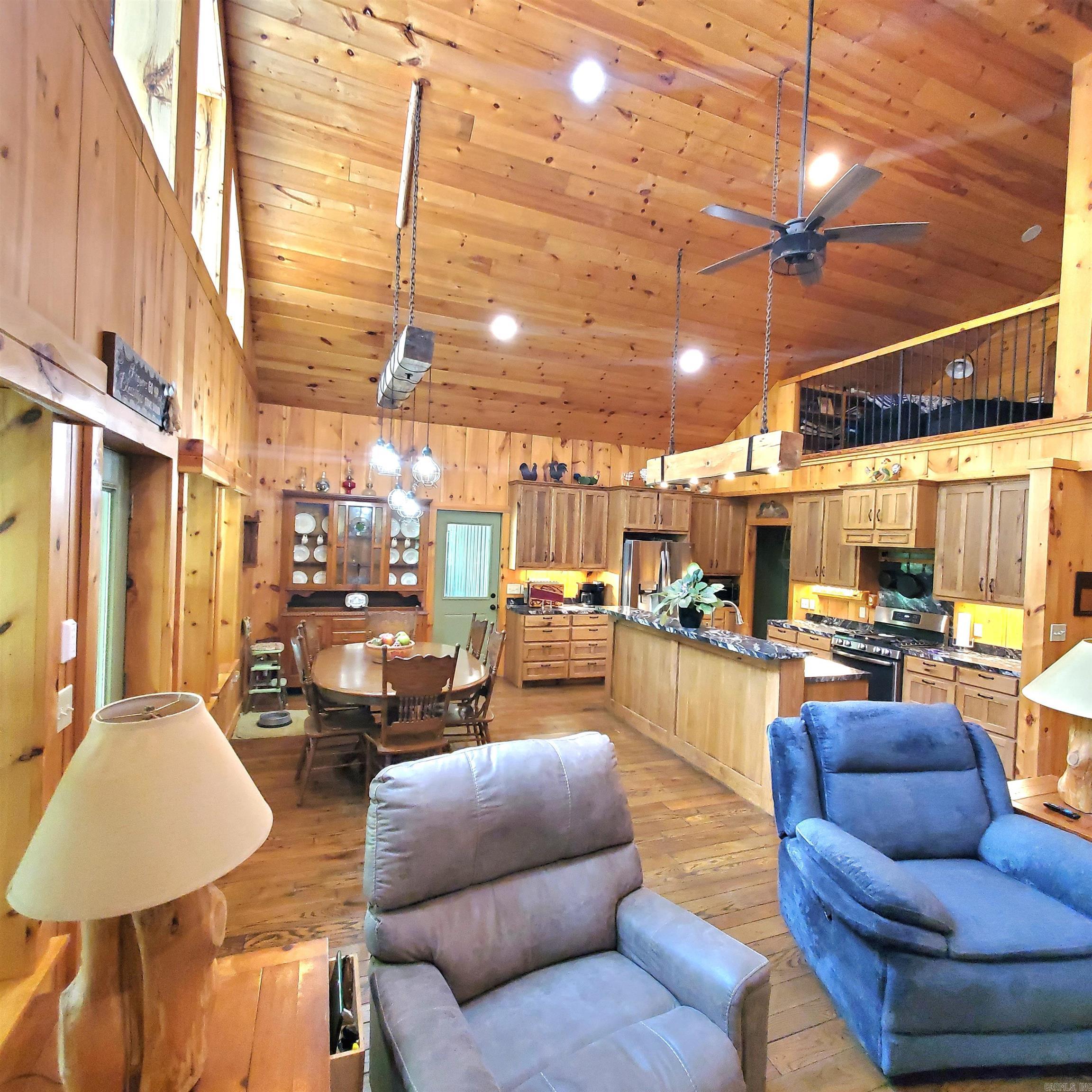 1381 Mitchell  Mountain View, AR