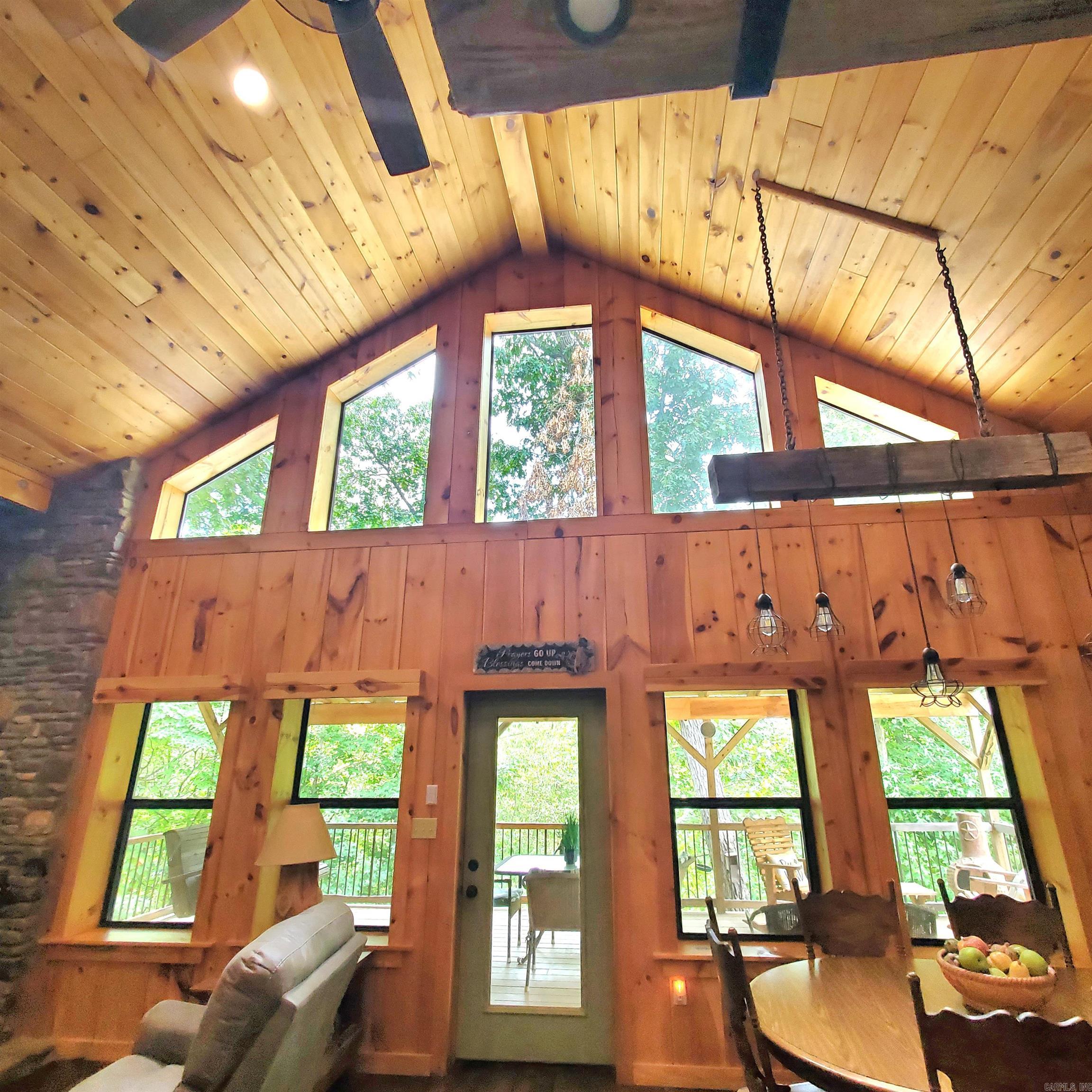 1381 Mitchell  Mountain View, AR