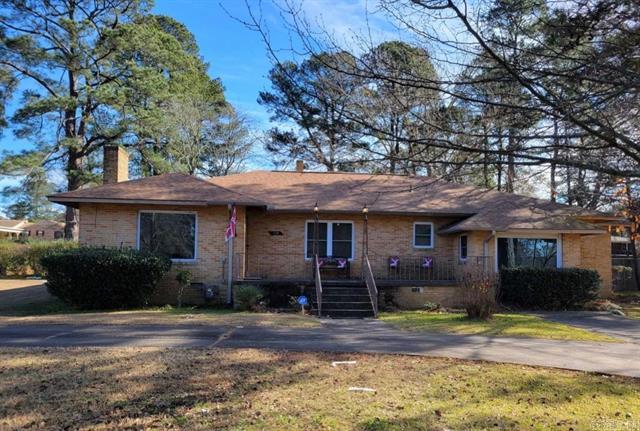 1330 N Jackson  Magnolia, AR