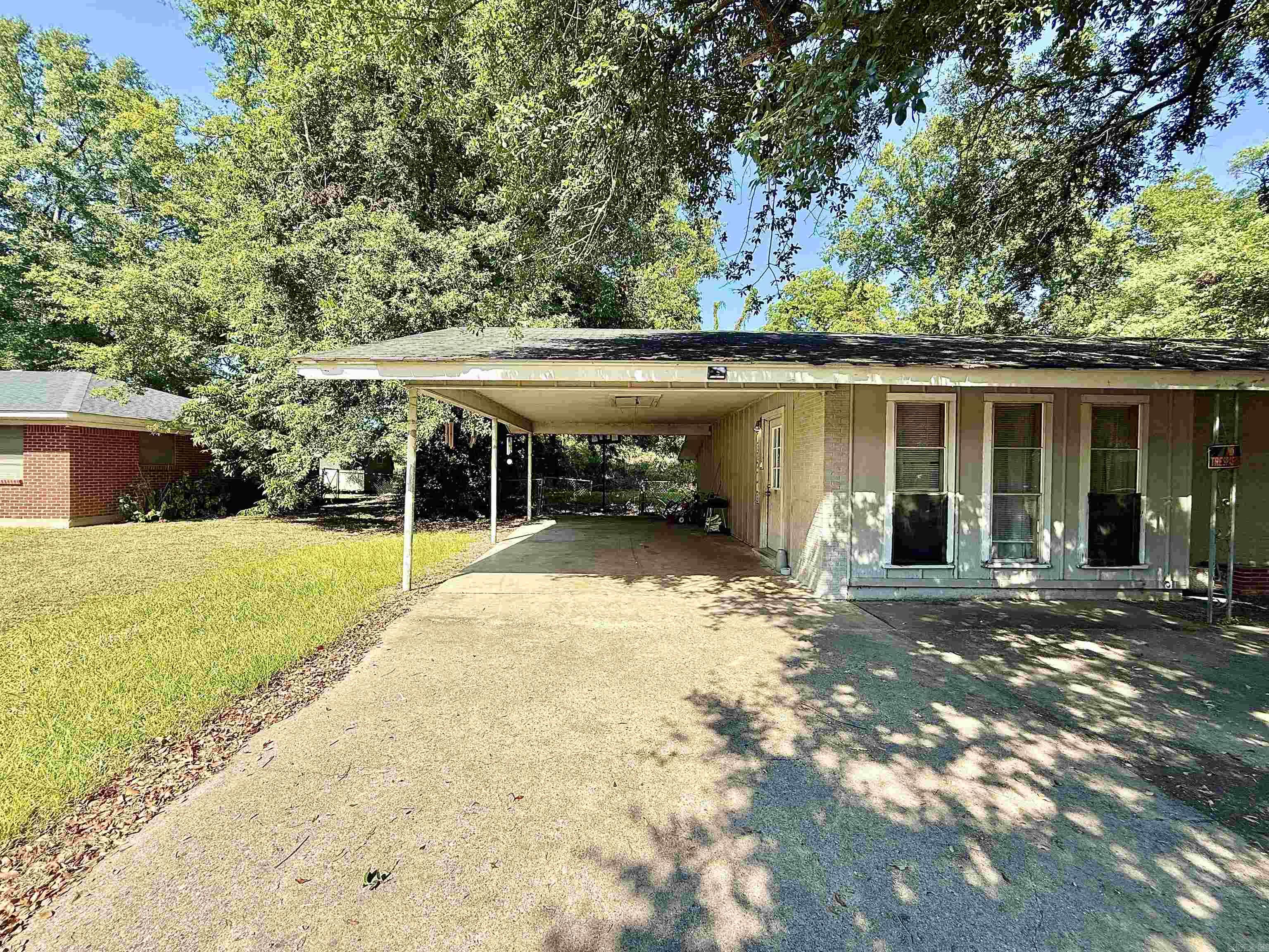 15 MAULDING  Dermott, AR