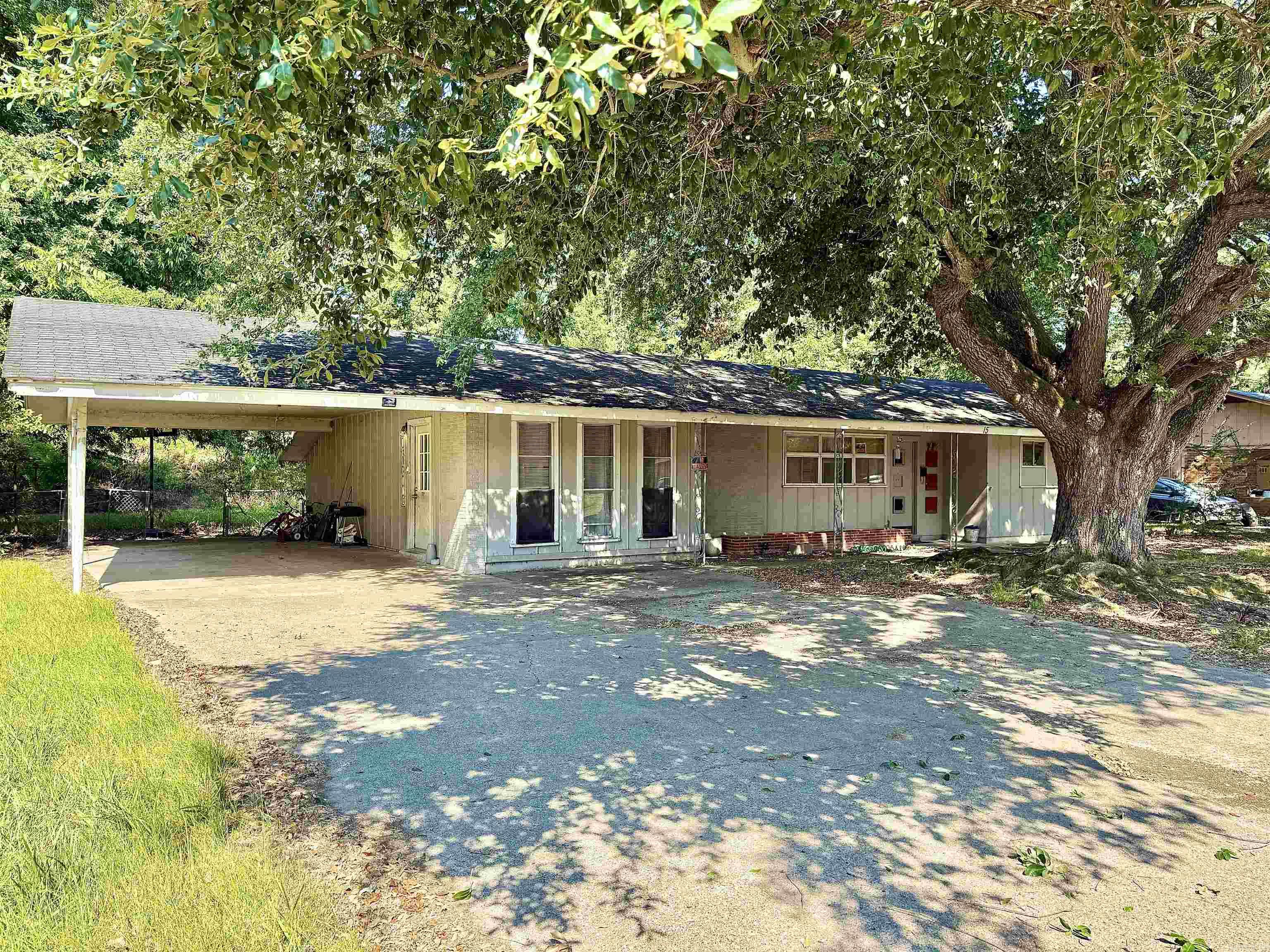 15 MAULDING  Dermott, AR