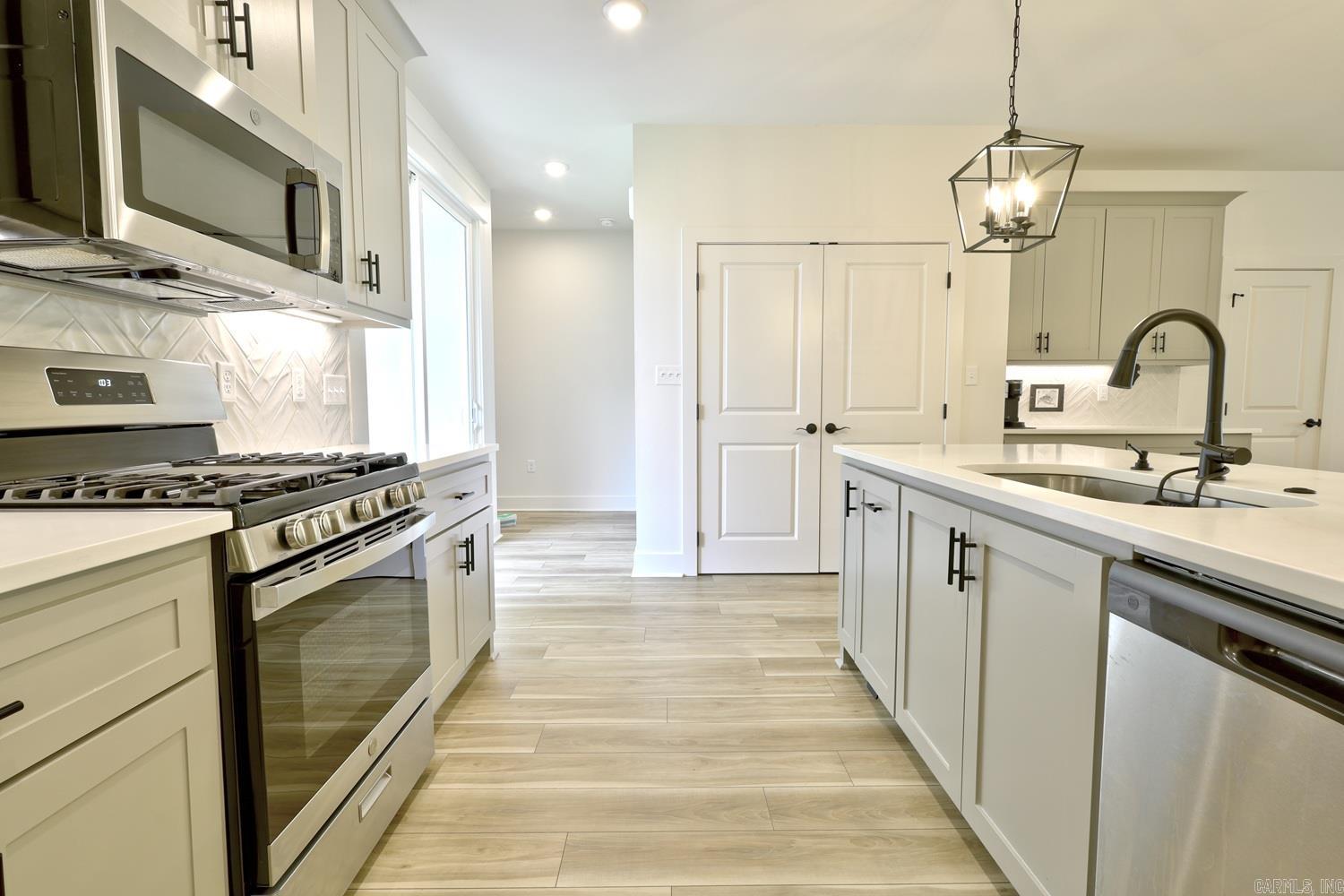 220 A  Bryant, AR