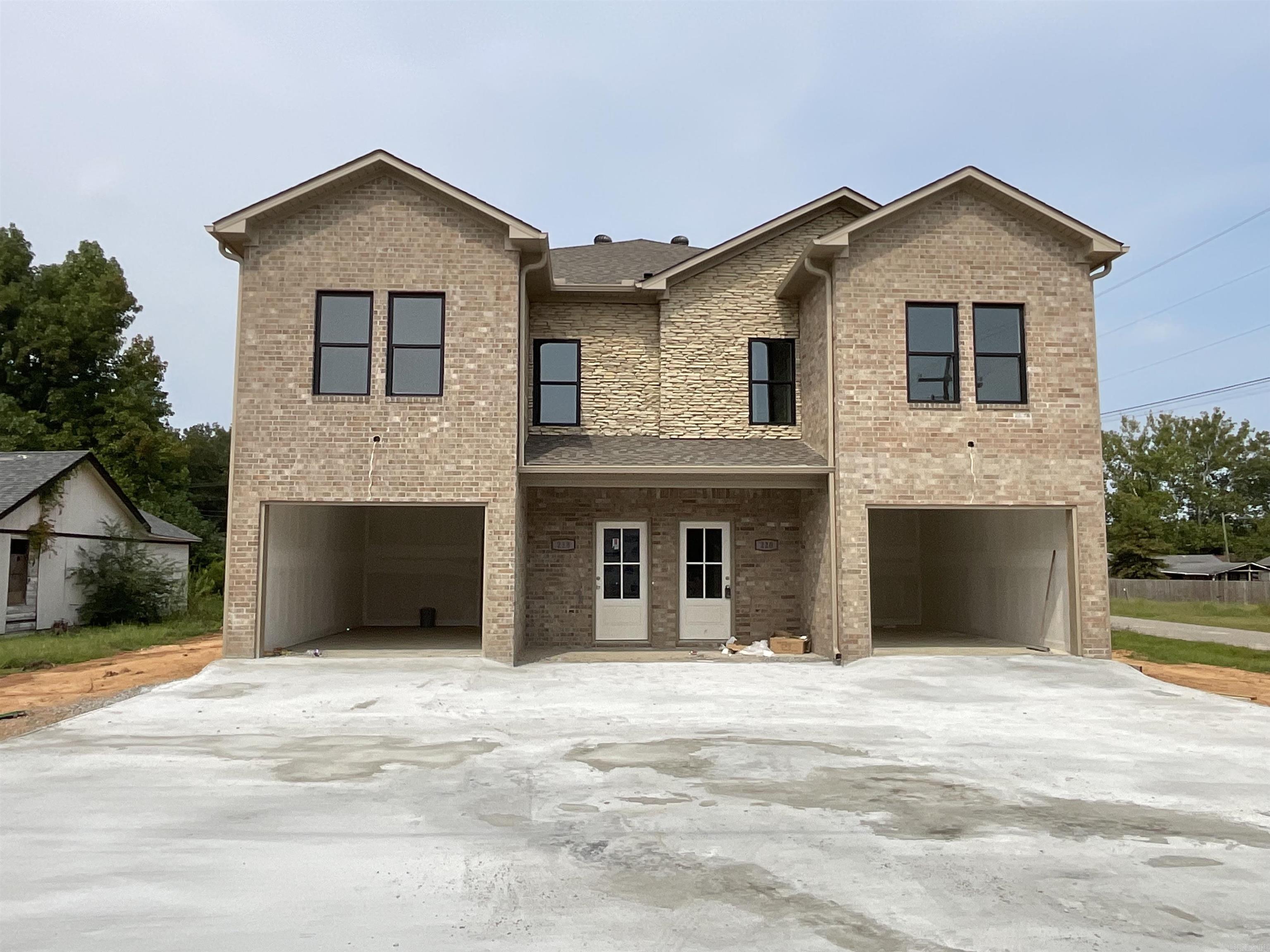 218 & 220 N Elm  Jacksonville, AR