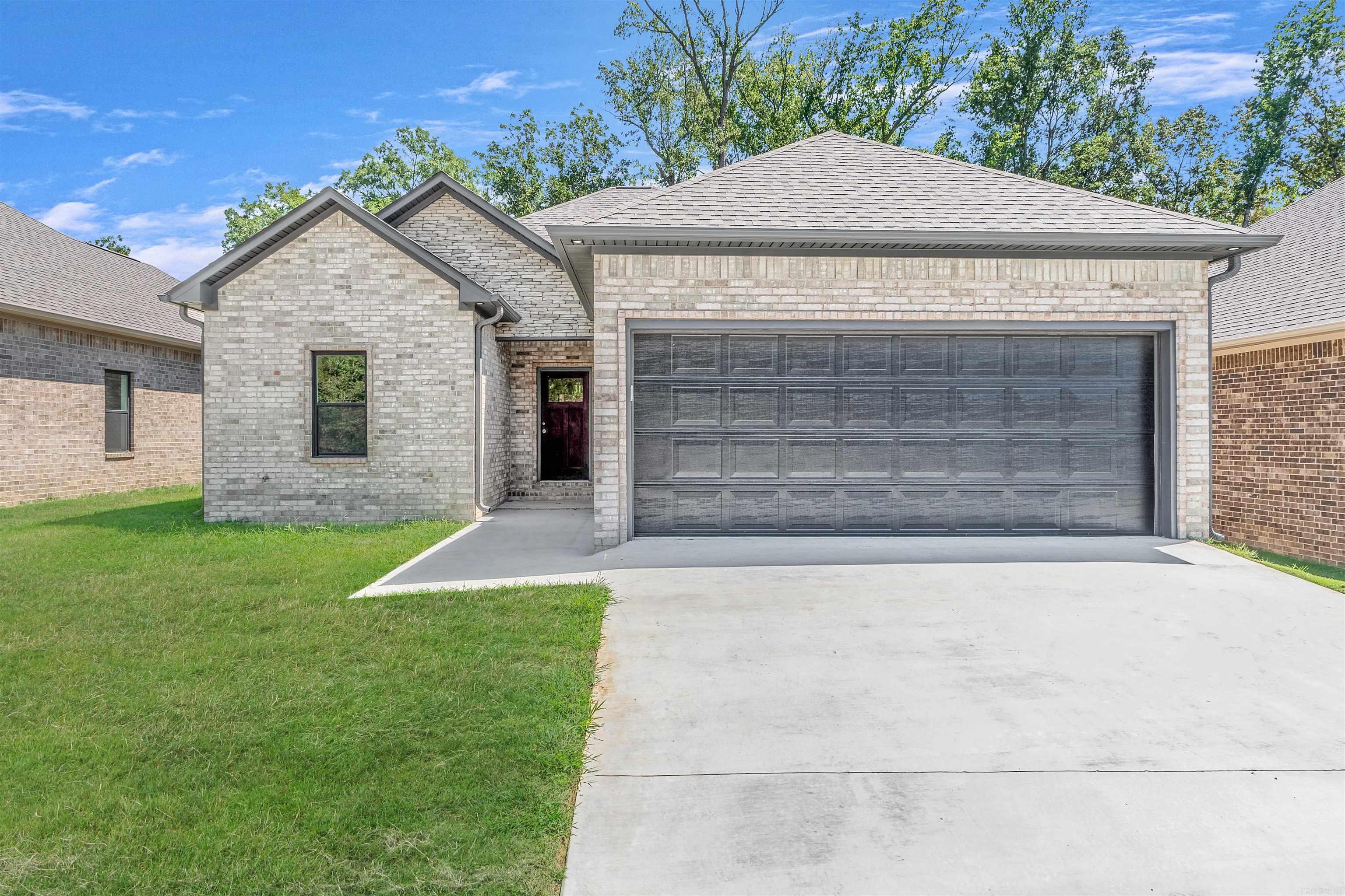 1005 N Jeff Davis  Jacksonville, AR