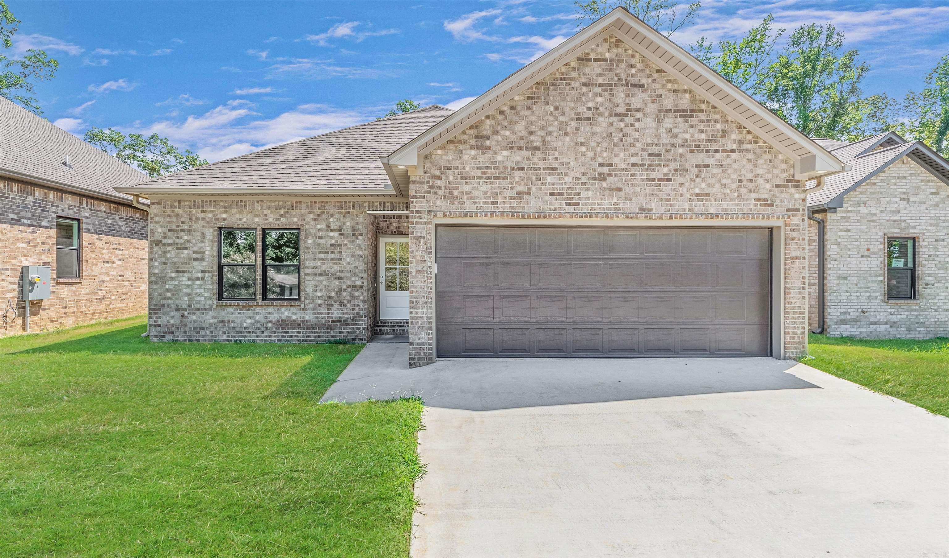 1007 N Jeff Davis  Jacksonville, AR