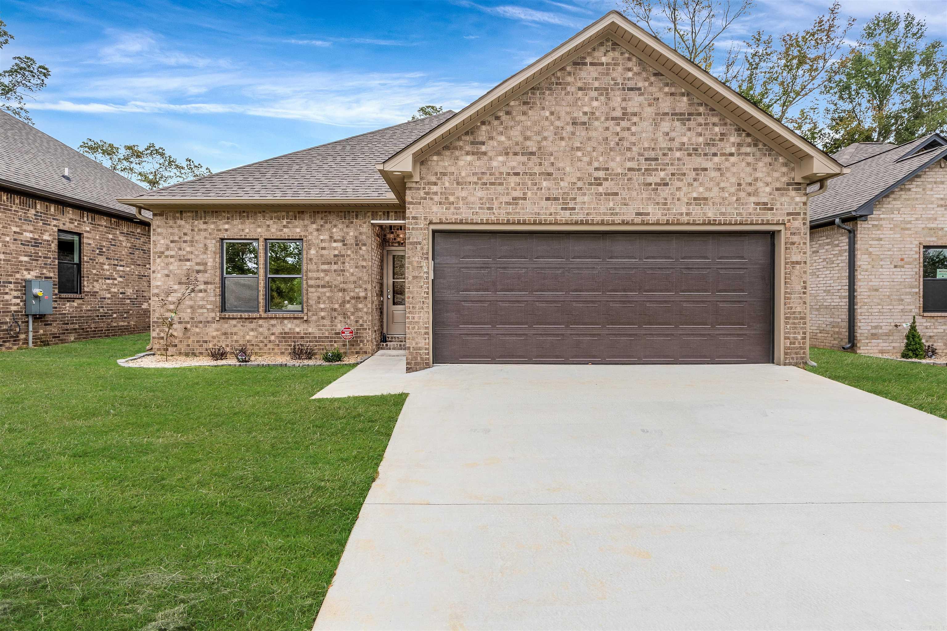 1007 N Jeff Davis Avenue