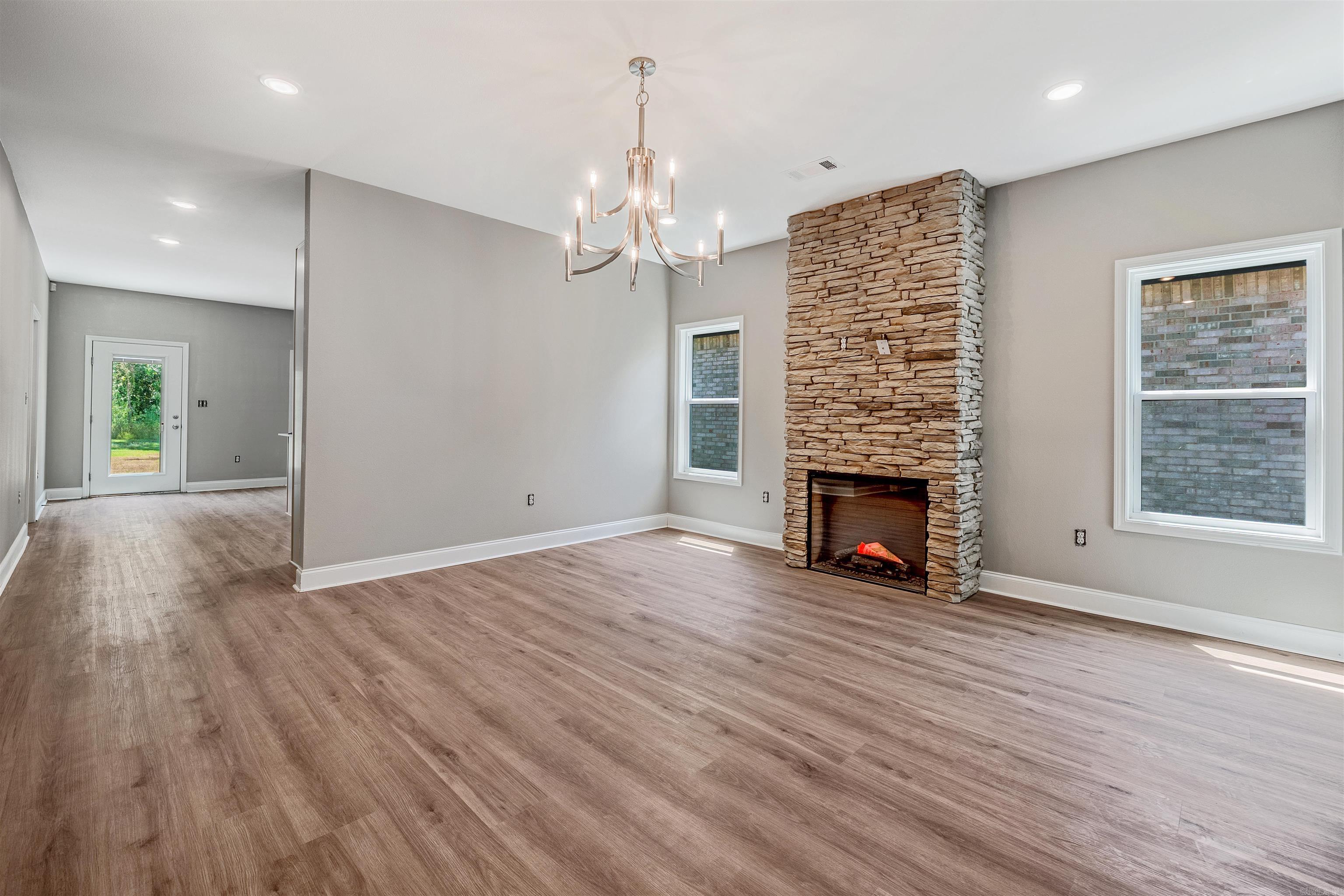 1007 N Jeff Davis  Jacksonville, AR