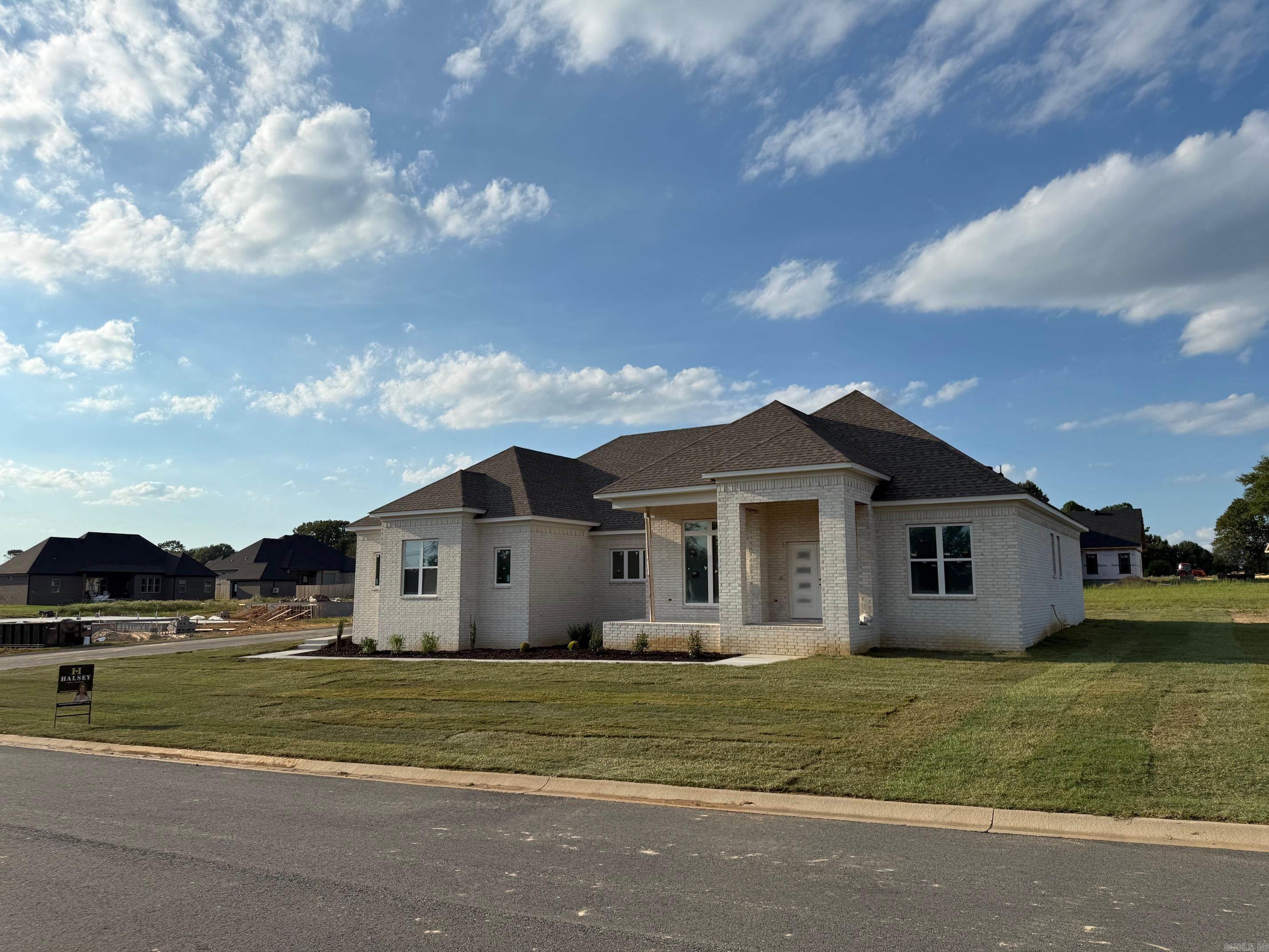 1616 Secretariat Way Searcy, AR 72143