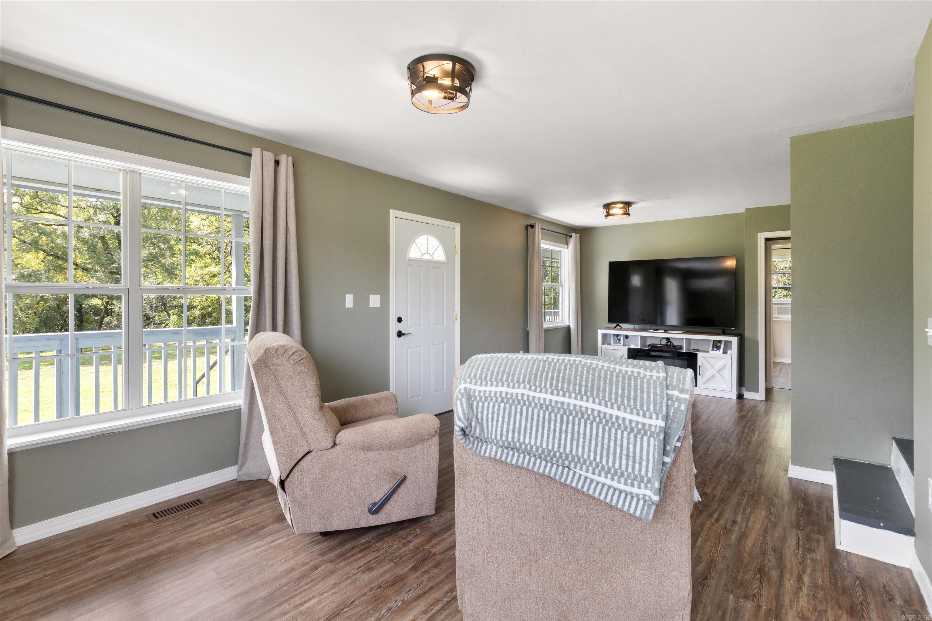 9 White Oak  Enola, AR