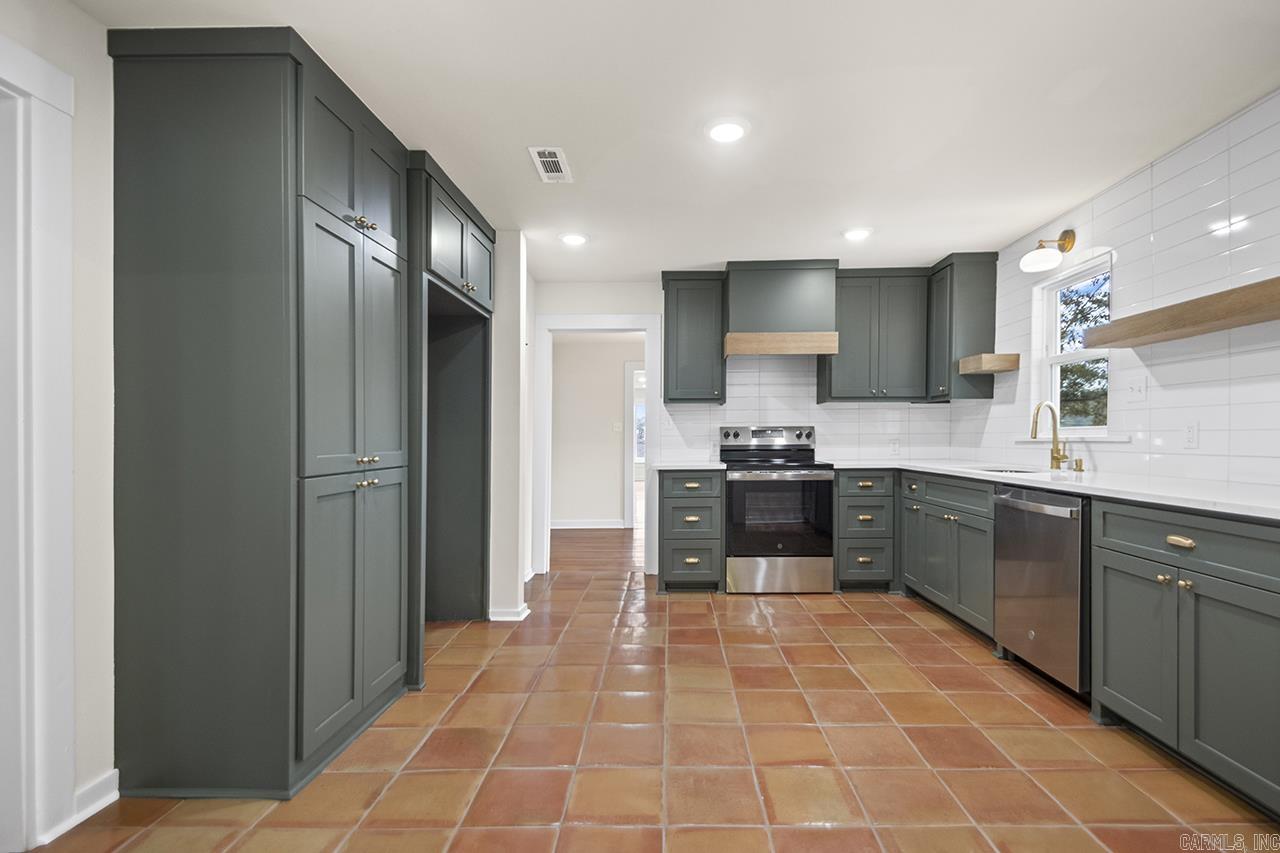 111 N 1st  Benton, AR