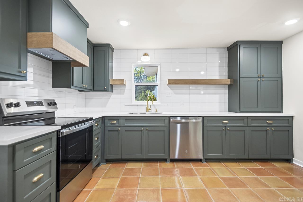 111 N 1st  Benton, AR