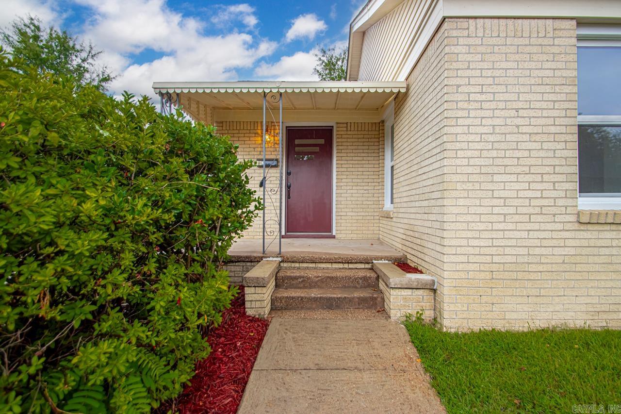111 N 1st  Benton, AR
