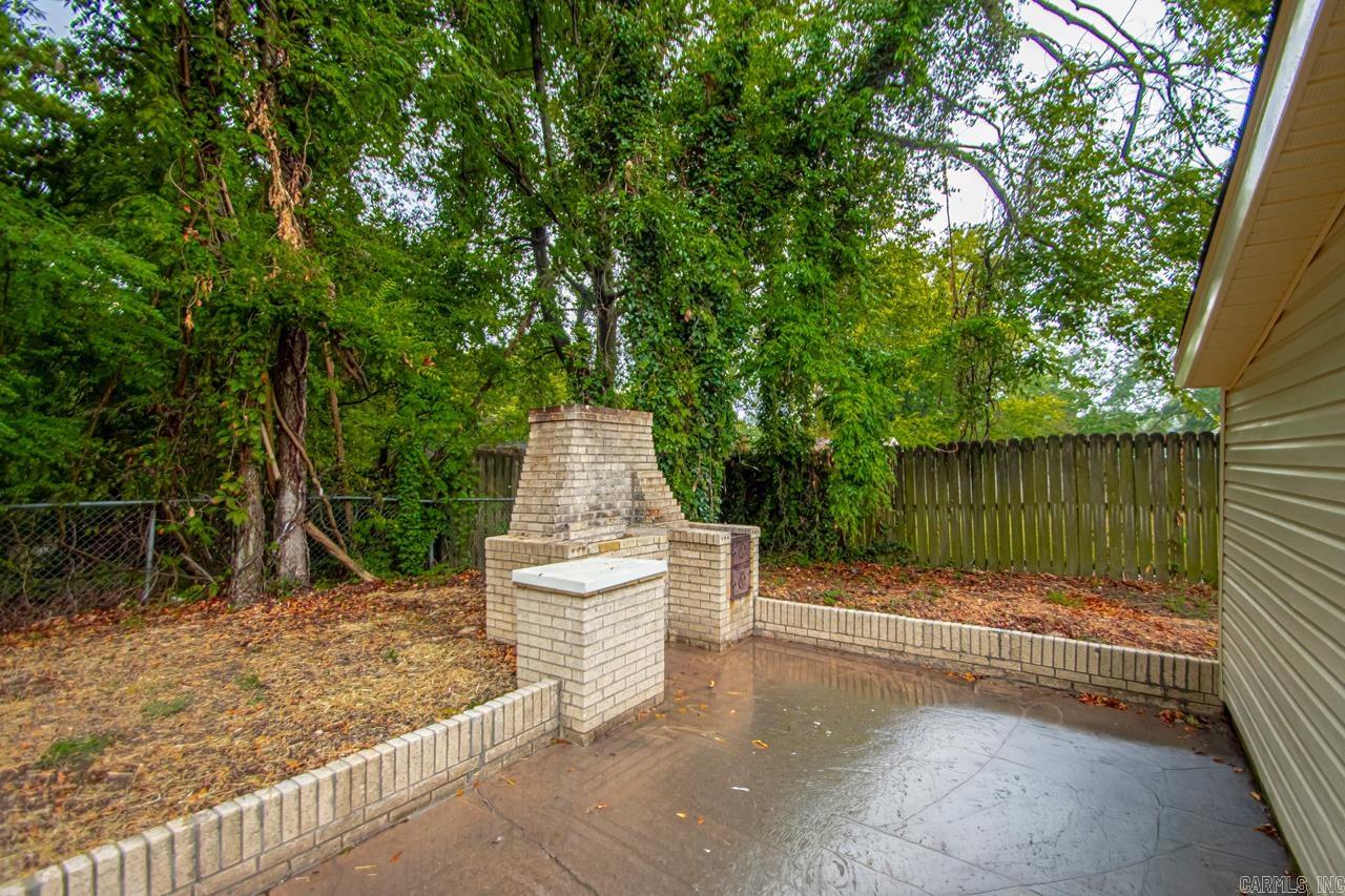 111 N 1st  Benton, AR