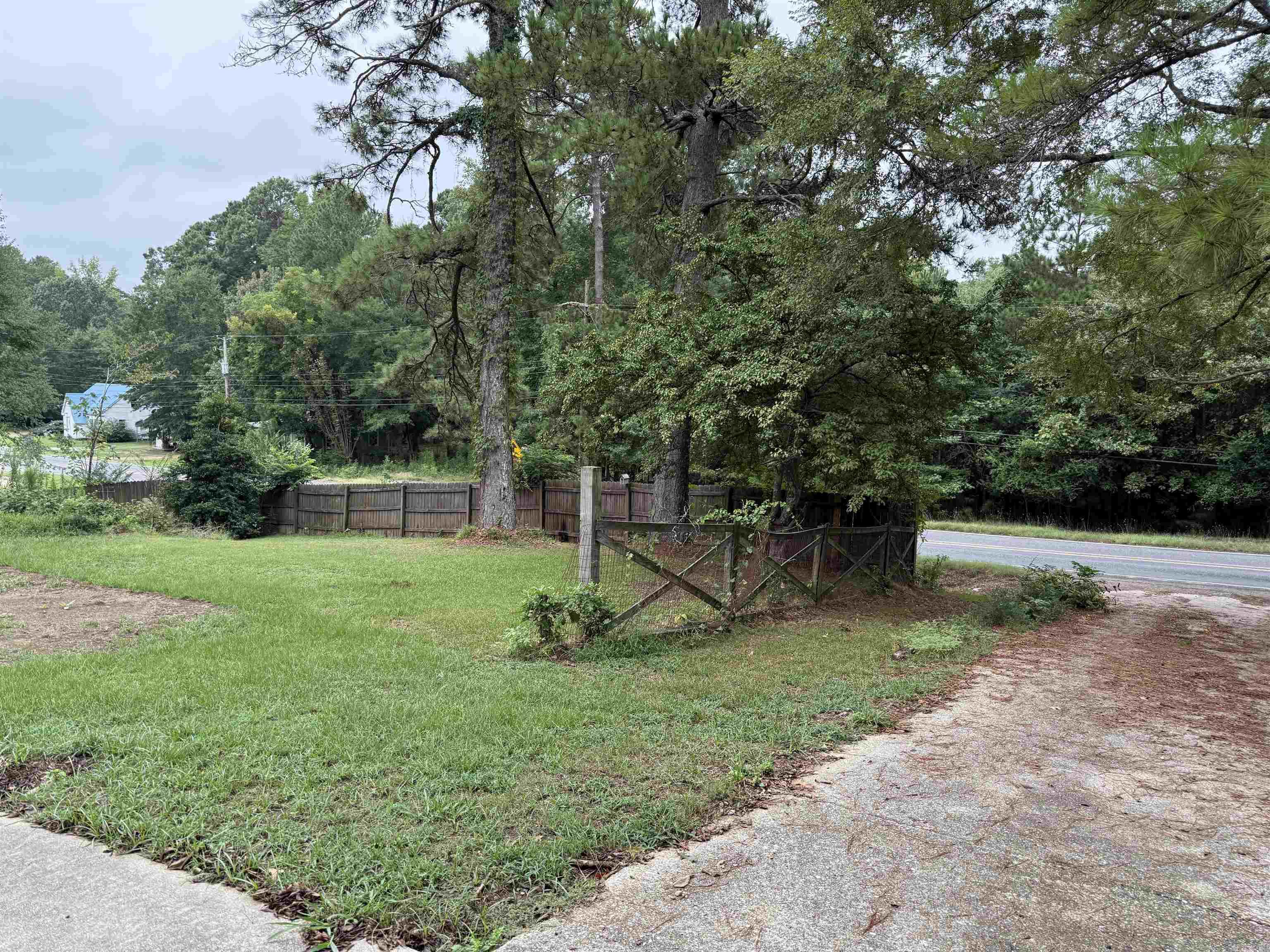 1456 N Washington  Murfreesboro, AR