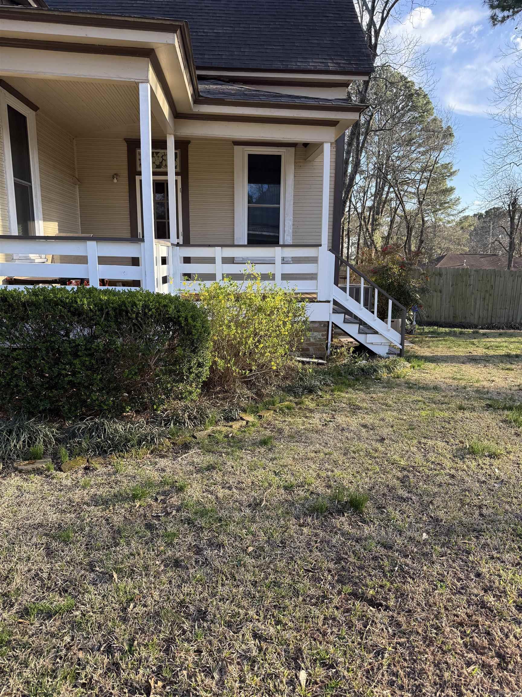601 W Sypert  Nashville, AR