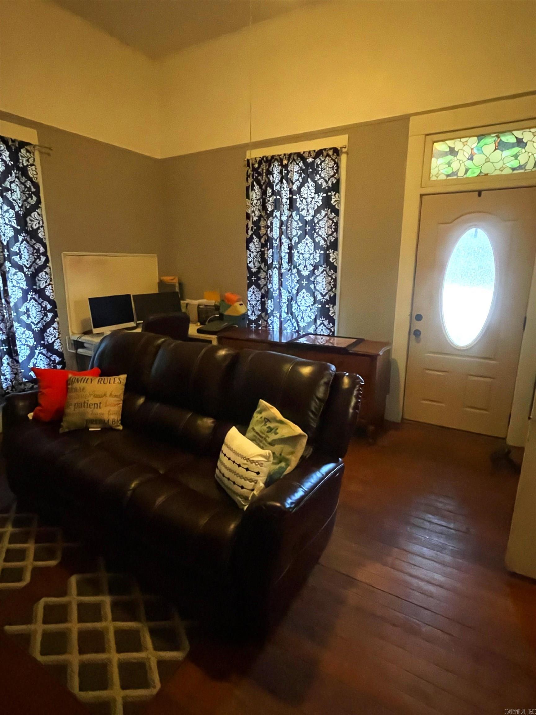 601 W Sypert  Nashville, AR
