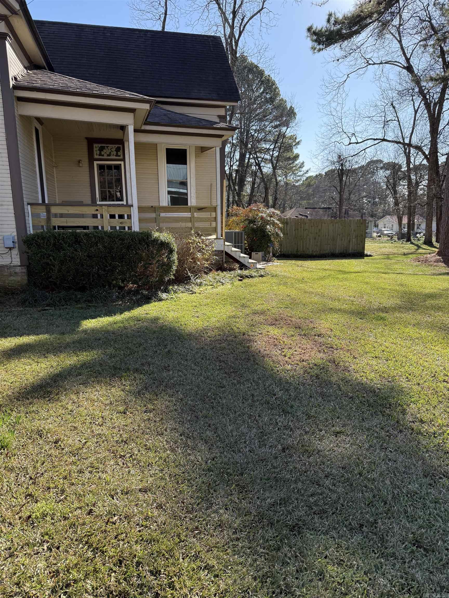 601 W Sypert  Nashville, AR