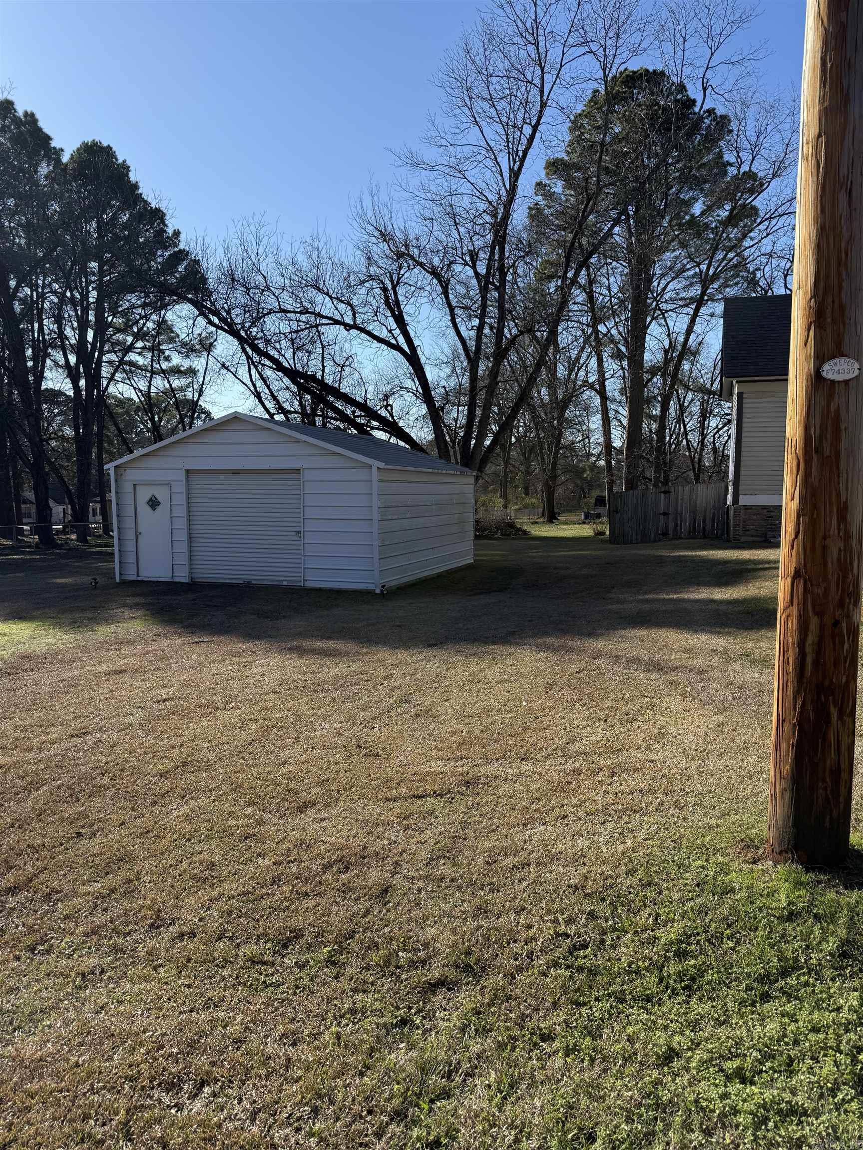 601 W Sypert  Nashville, AR