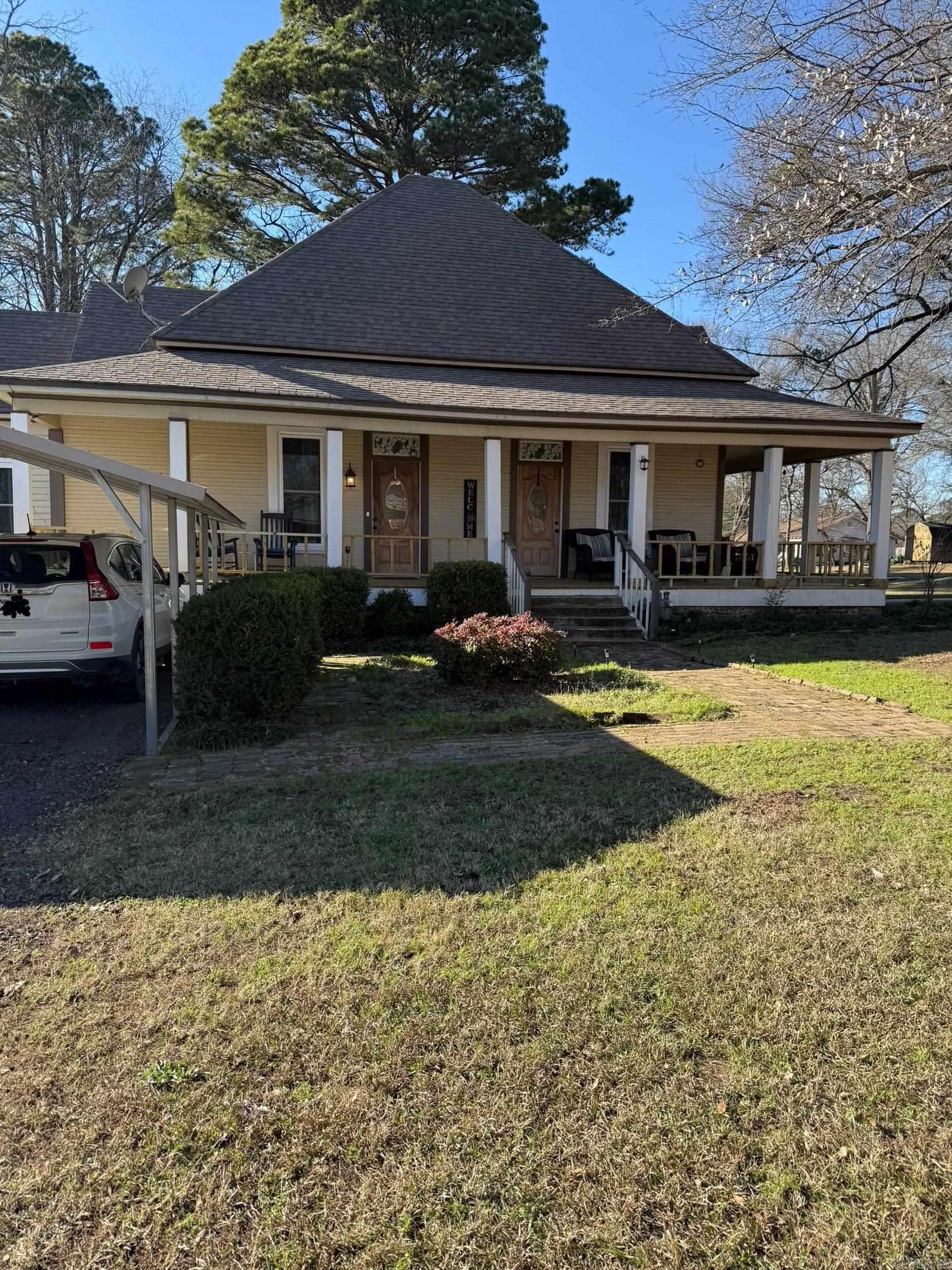 601 W Sypert  Nashville, AR