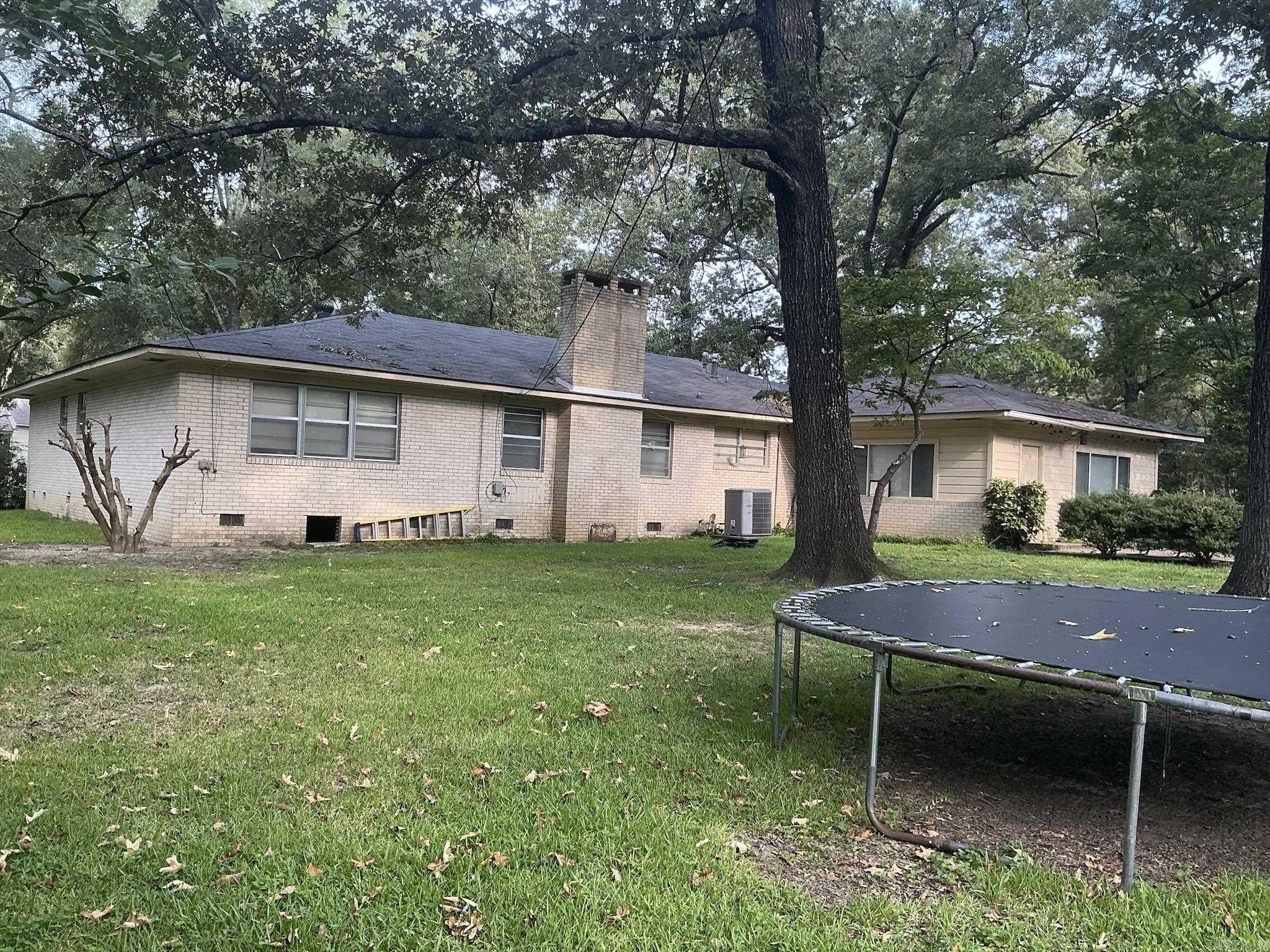 1009 Cedar  Crossett, AR