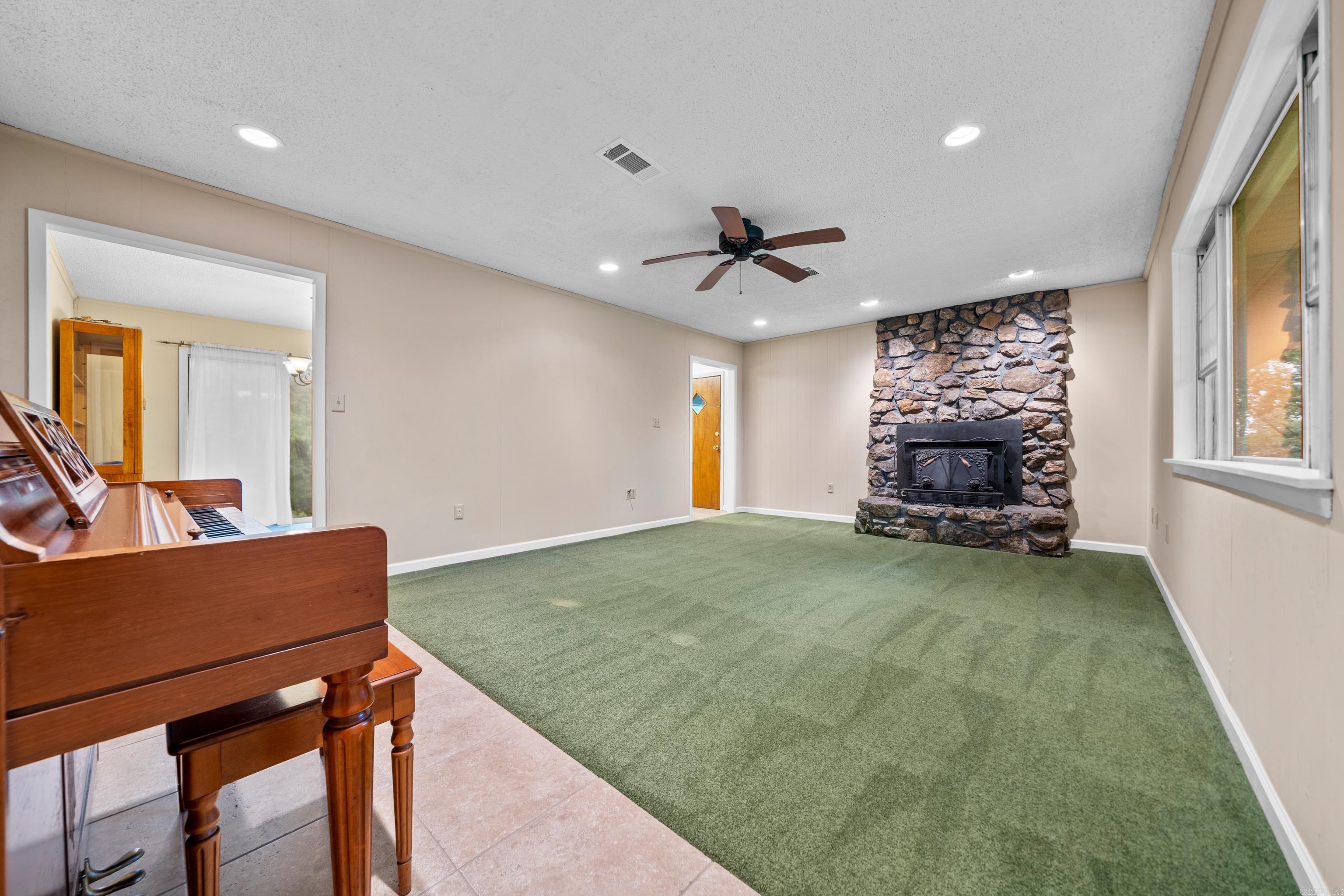 395 Riveroaks  Malvern, AR