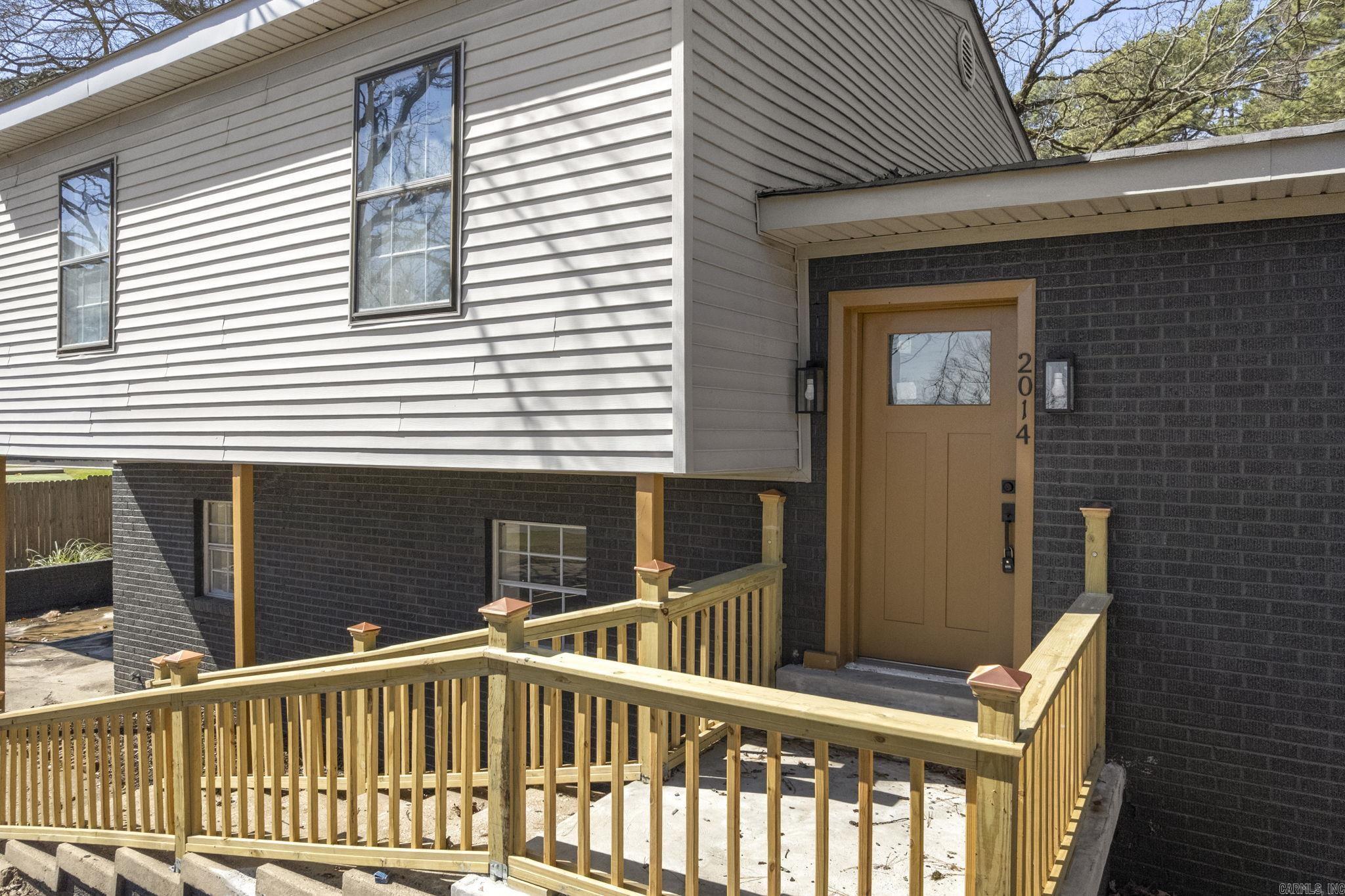 2014 W Lakeview  Benton, AR