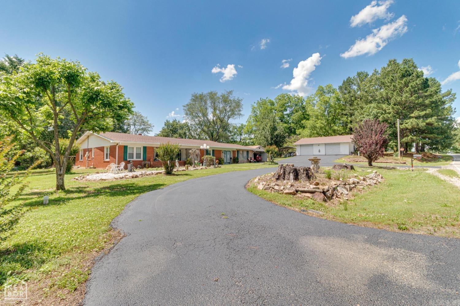 2300 Mount Carmel  Paragould, AR