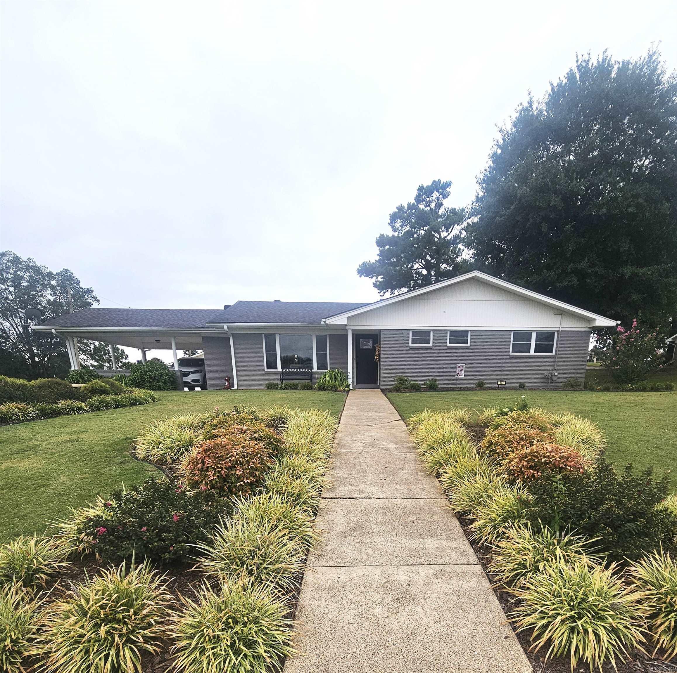 607 N 12th  Nashville, AR