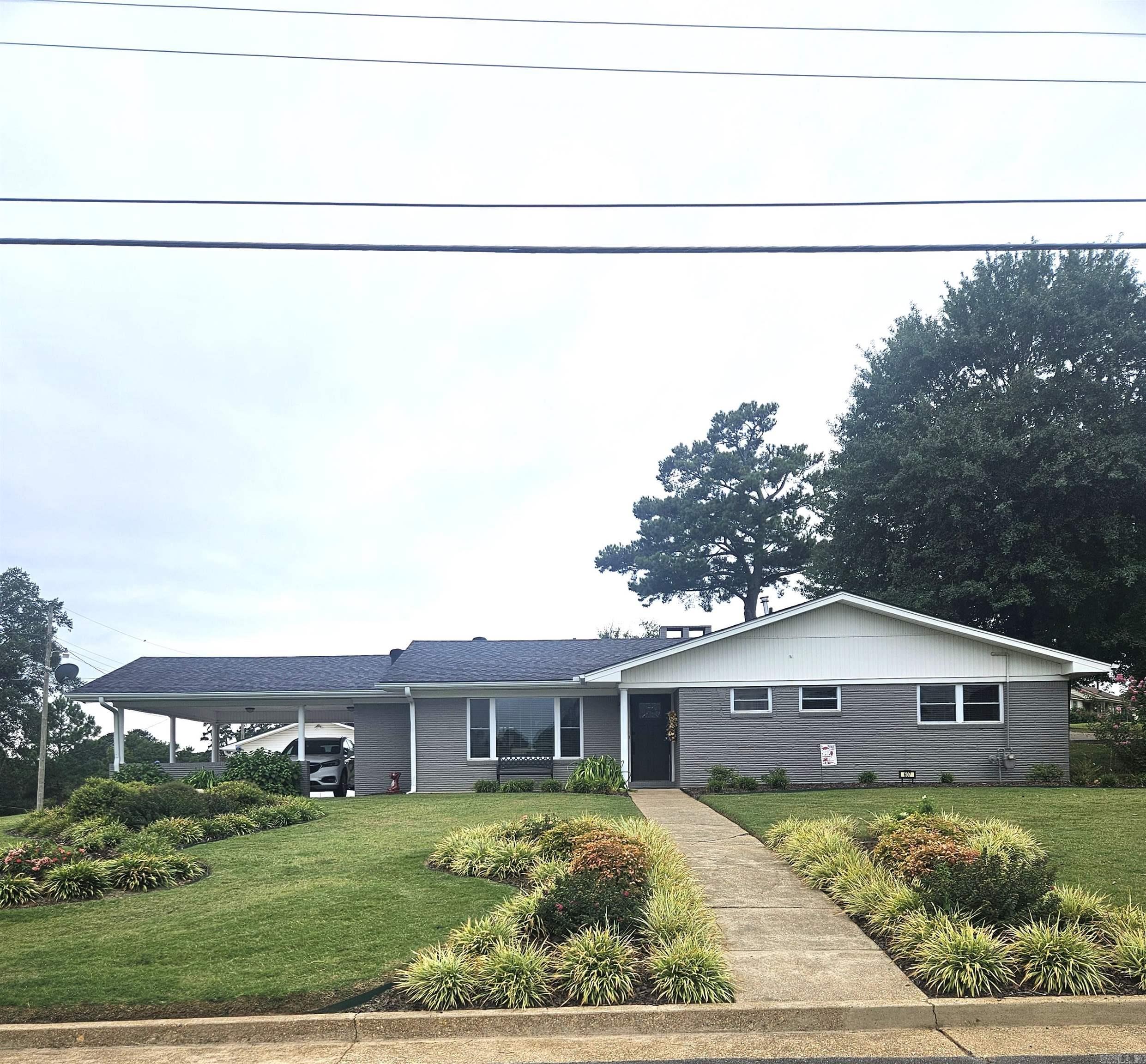 607 N 12th  Nashville, AR