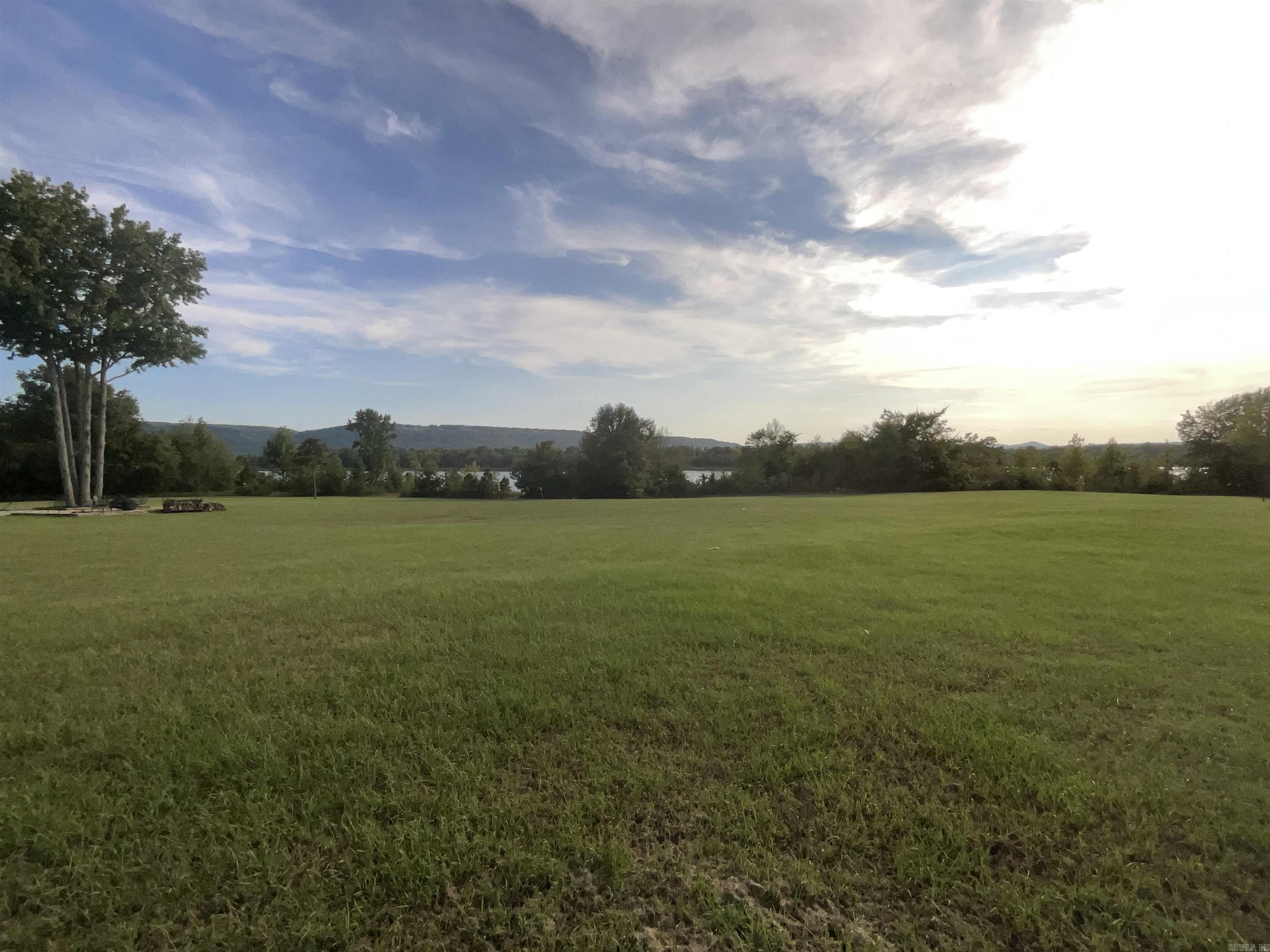130 Emerald Lane Greers Ferry, AR 72067