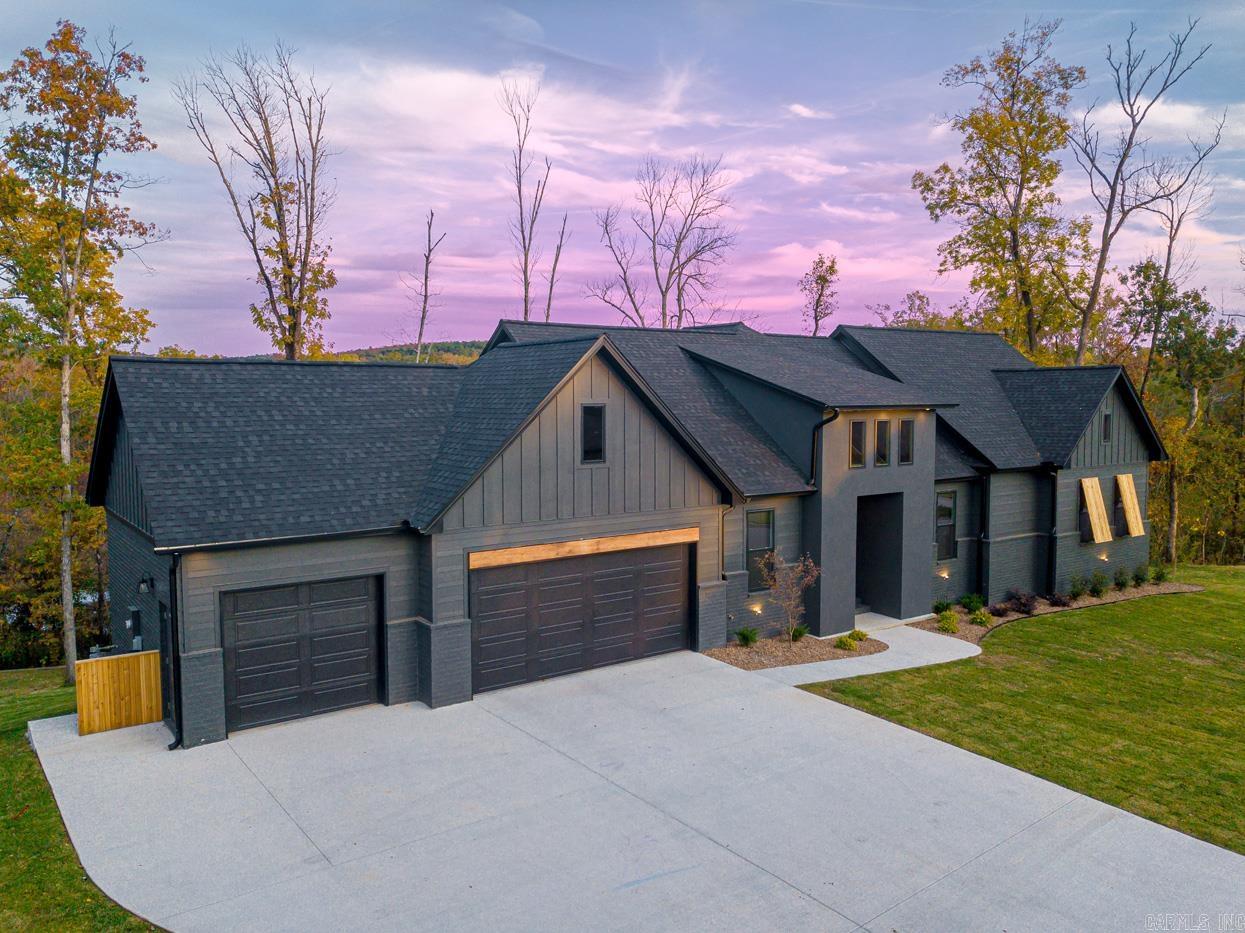 221 Lake Valley  Maumelle, AR