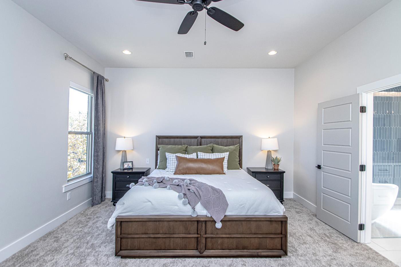 221 Lake Valley  Maumelle, AR