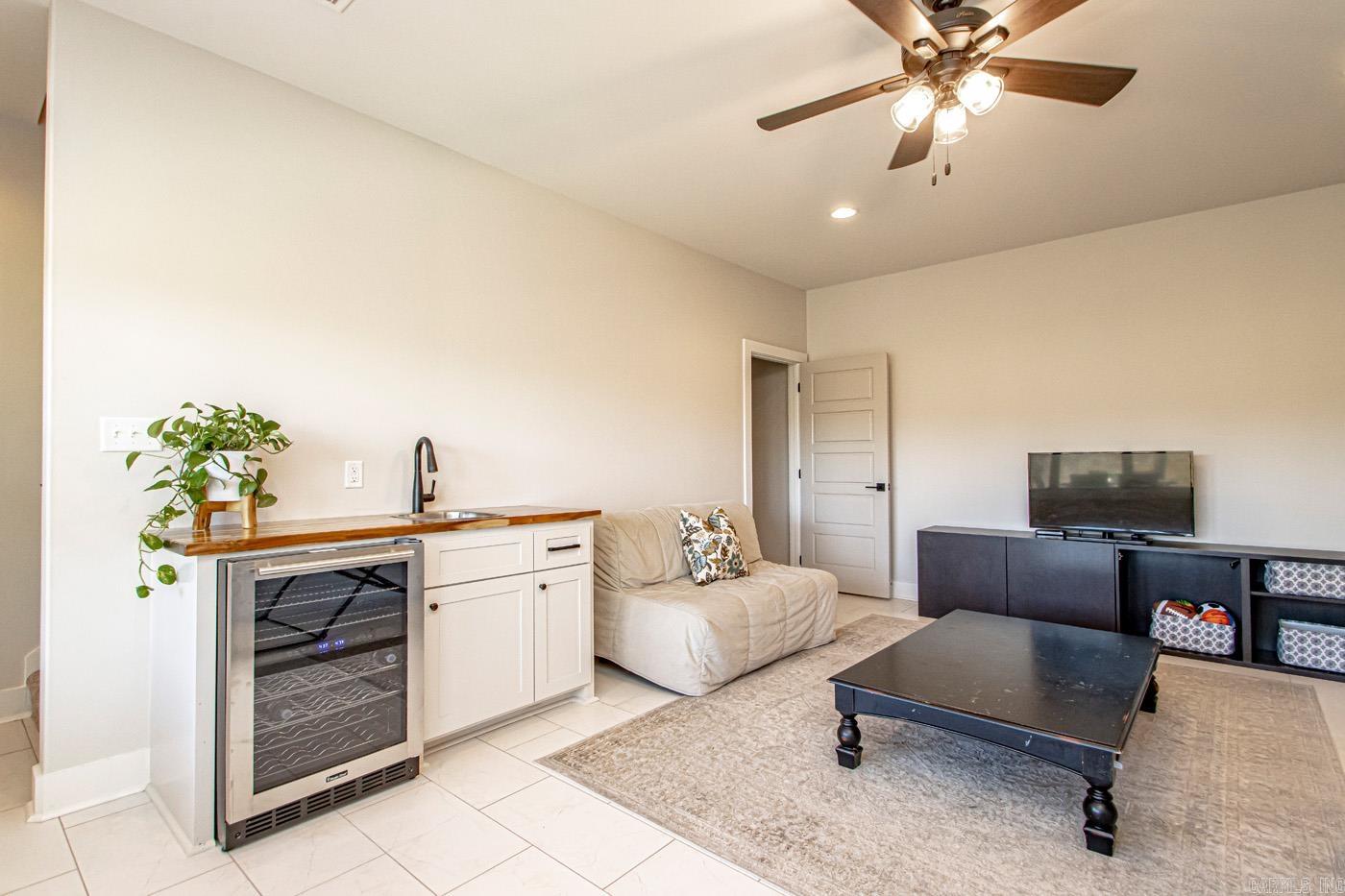221 Lake Valley  Maumelle, AR