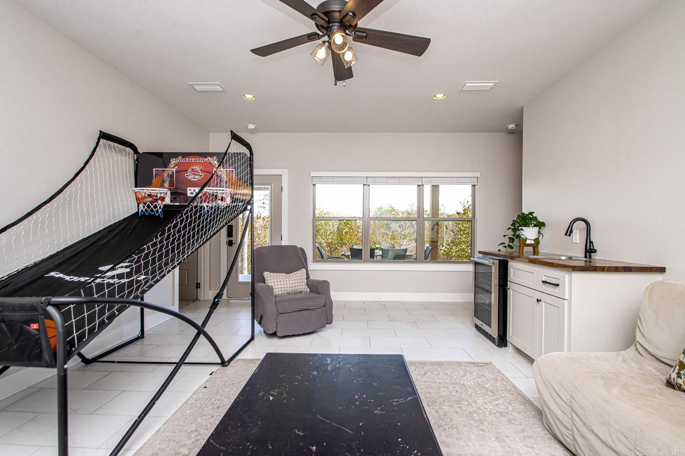 221 Lake Valley  Maumelle, AR
