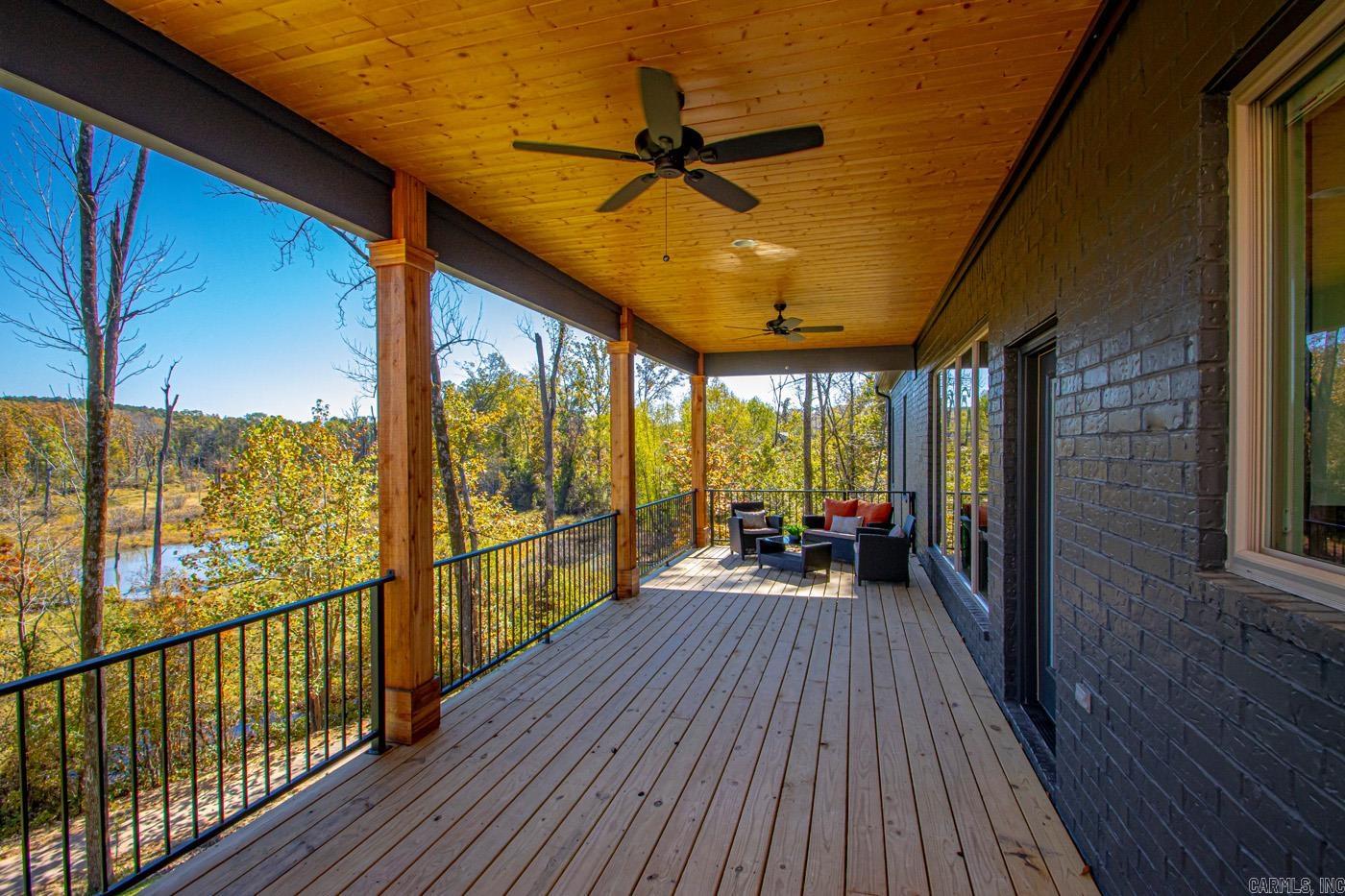 221 Lake Valley  Maumelle, AR