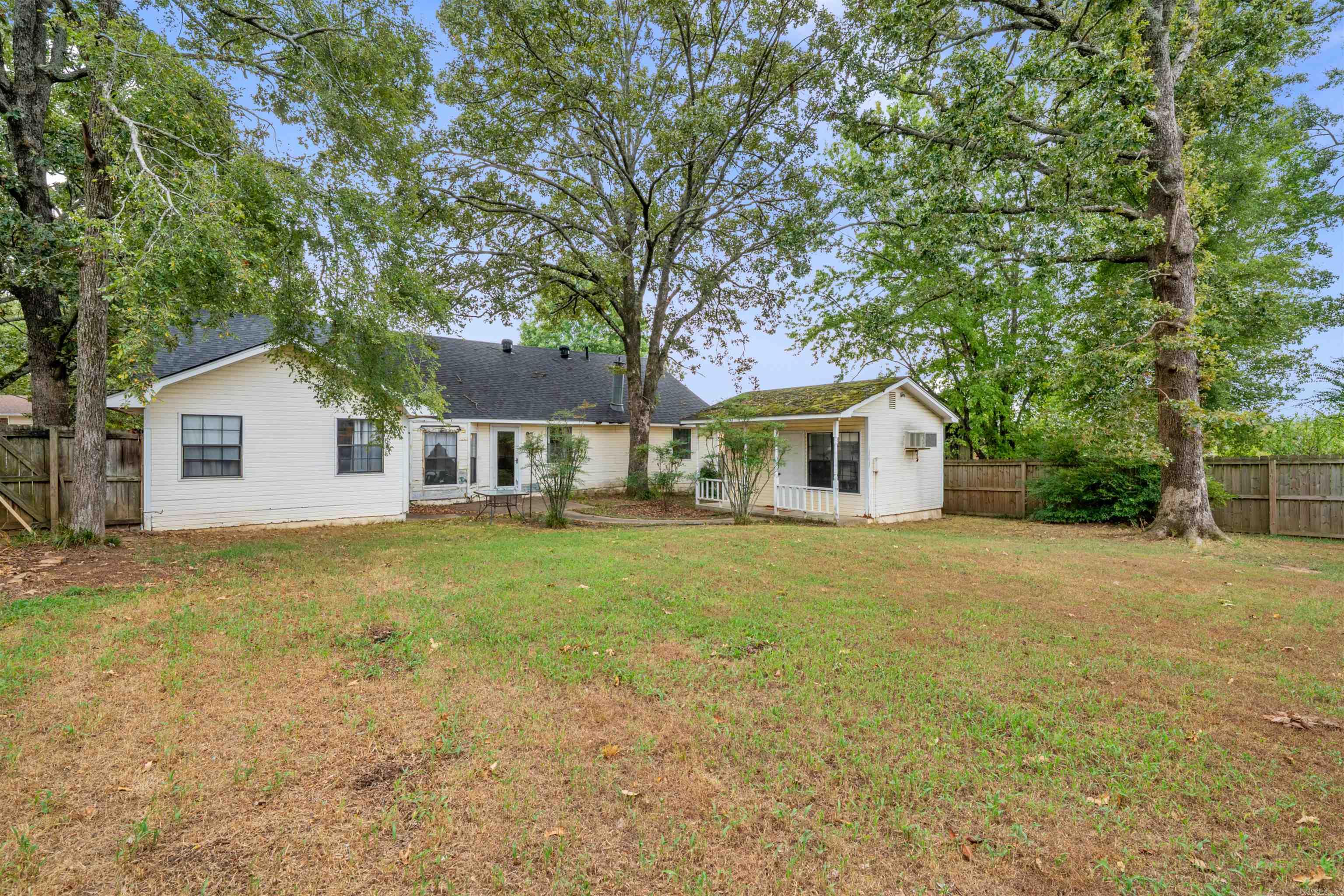 105 Heatherbrae  Sherwood, AR