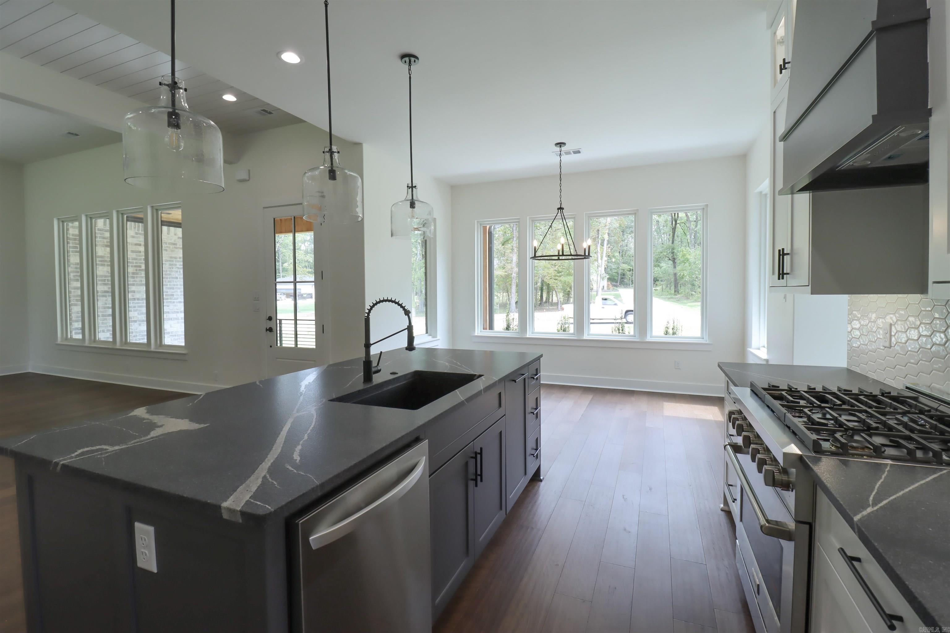 3076 Avilla Manor  Alexander, AR