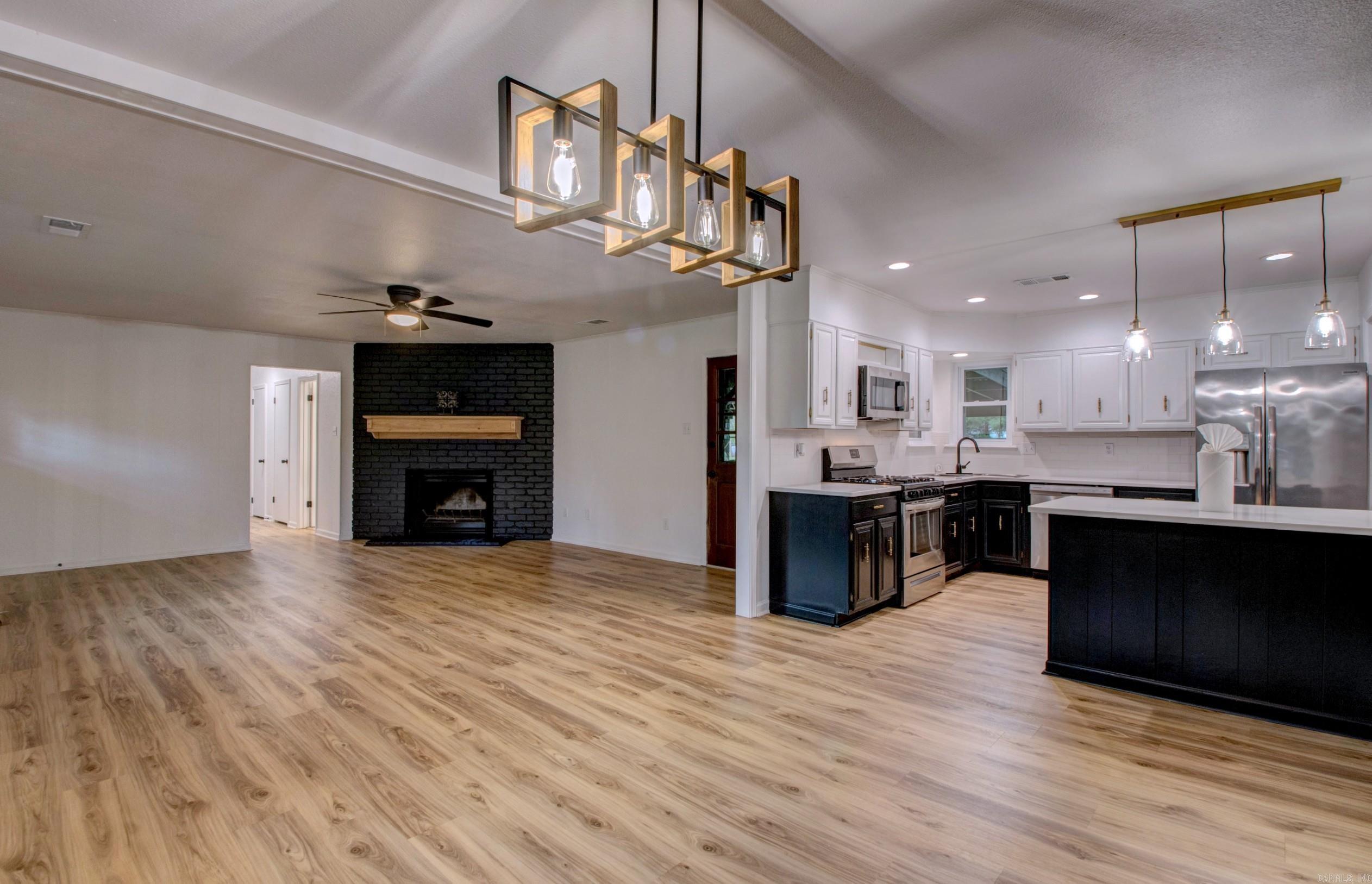996 Hacienda  Benton, AR
