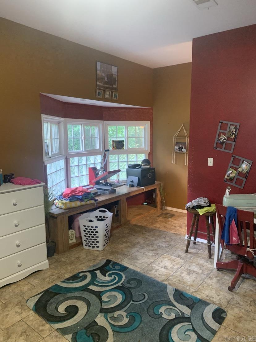 25540 E Highway 10  Ola, AR