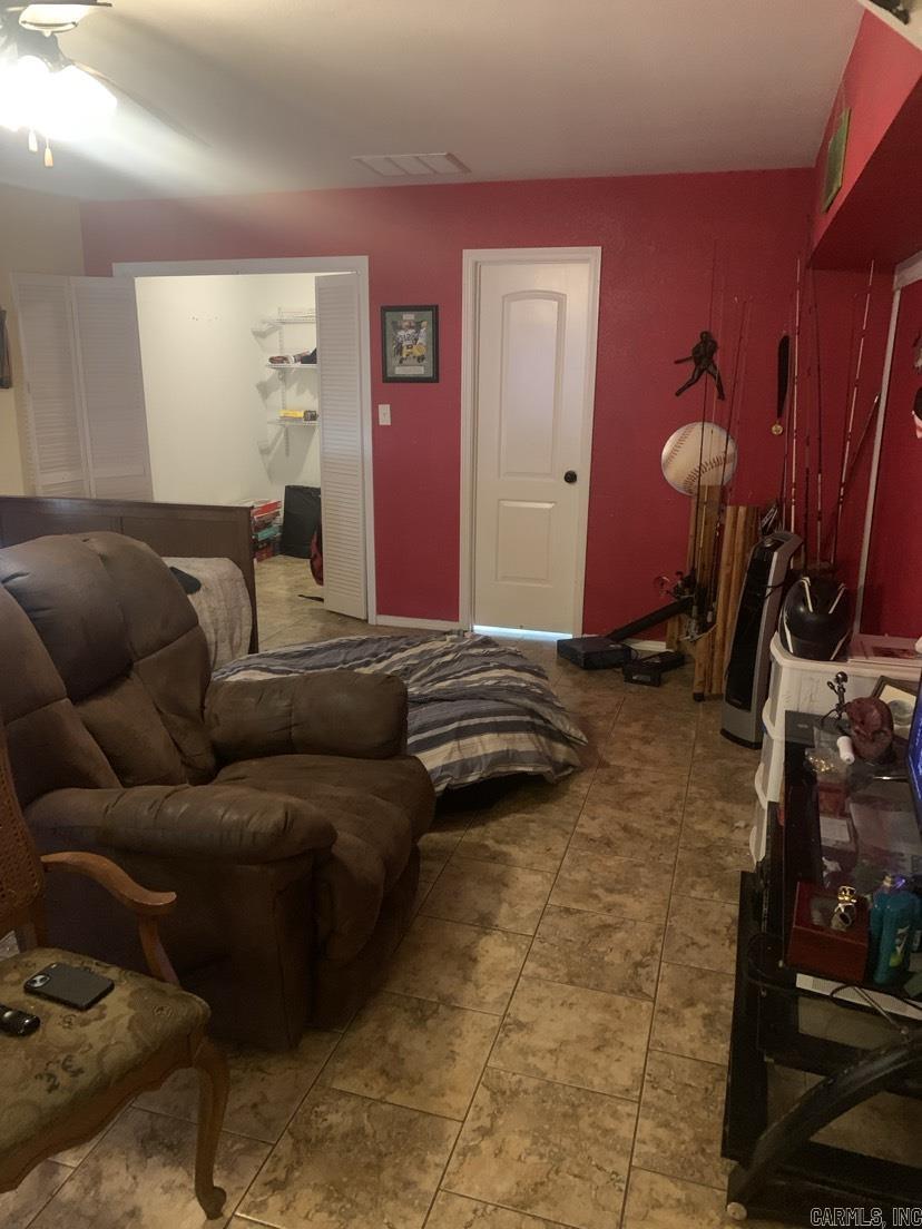 25540 E Highway 10  Ola, AR