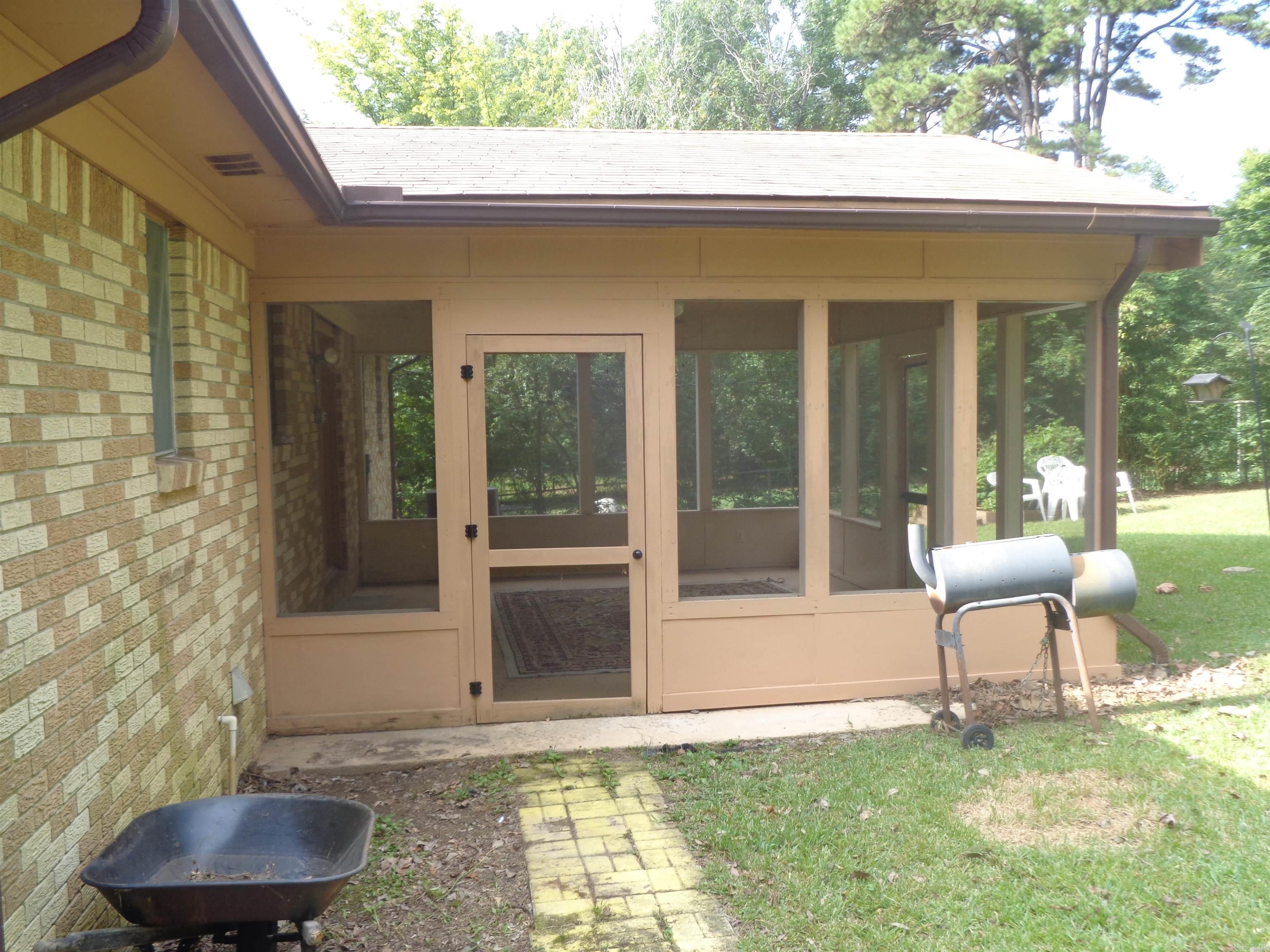 1408 Twin Lakes Drive Little Rock, AR 72205-6773