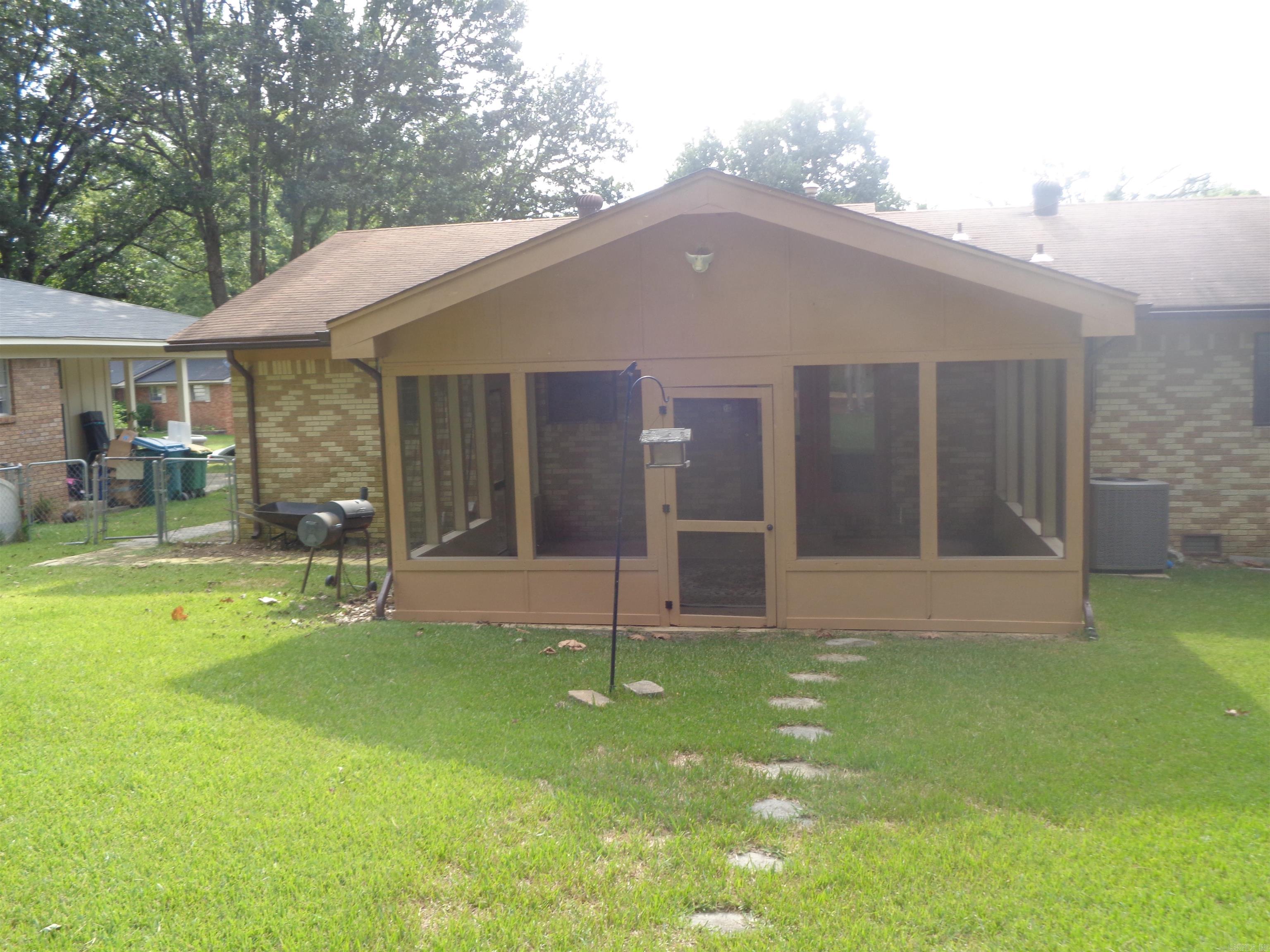 1408 Twin Lakes Drive Little Rock, AR 72205-6773
