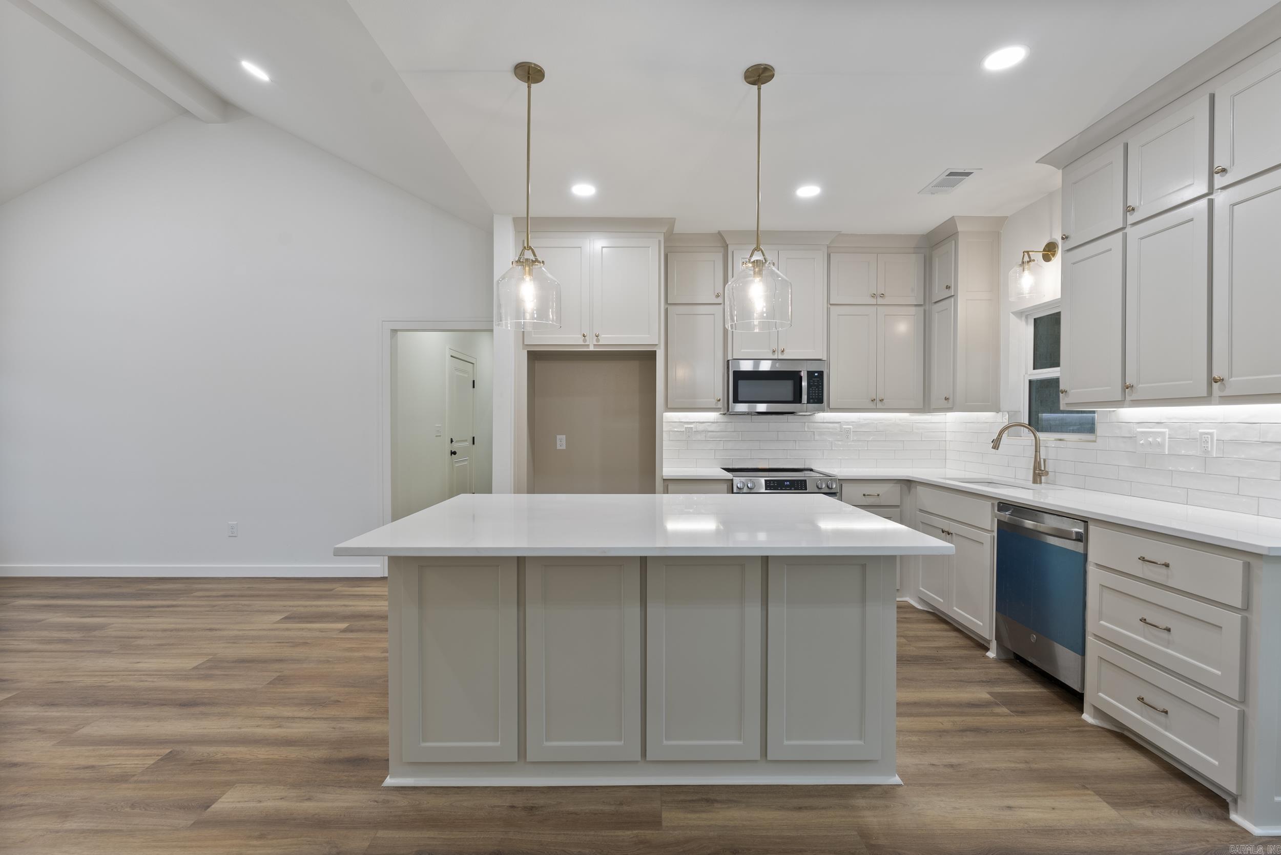22 Hudson  Greenbrier, AR