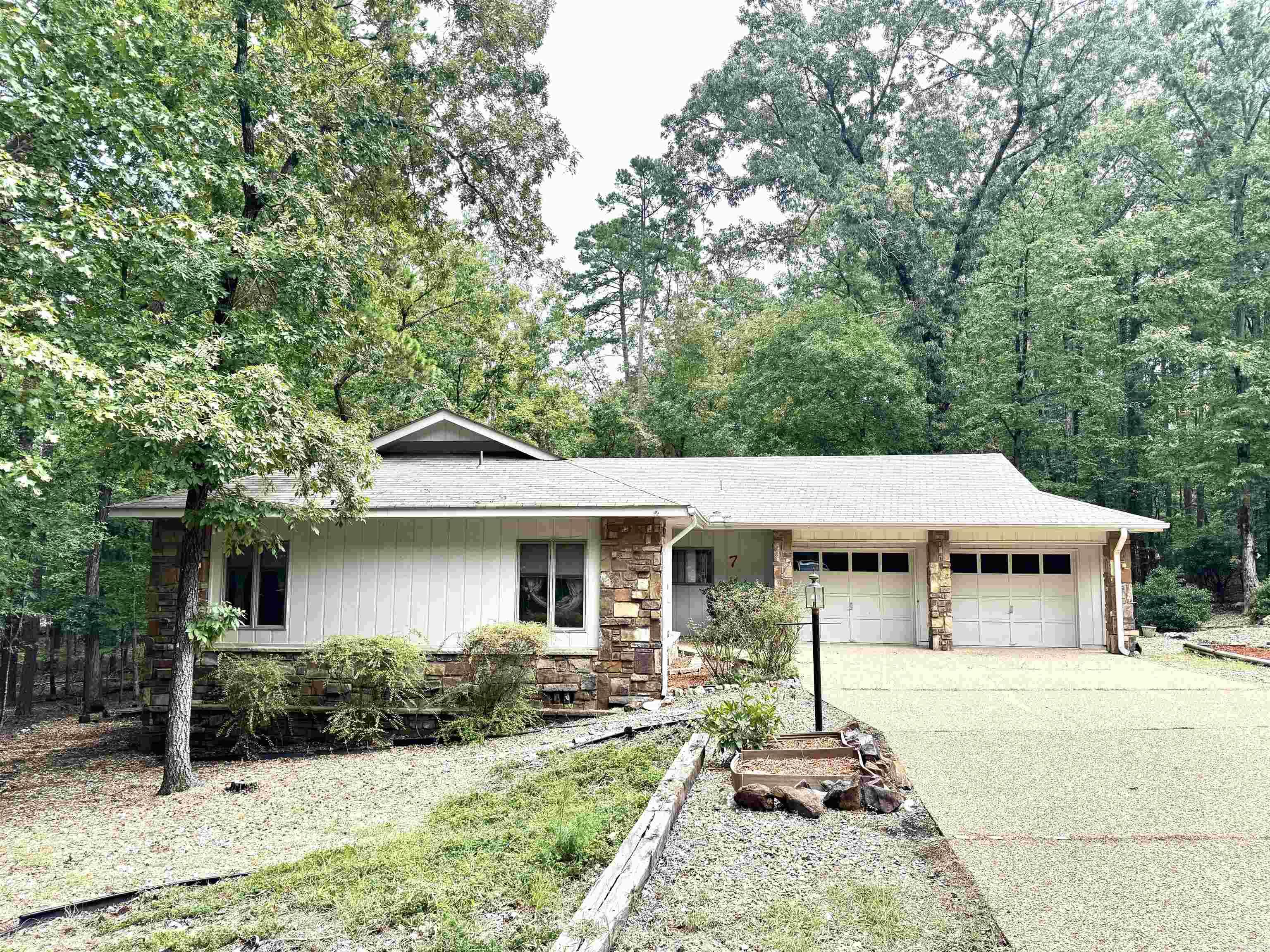 7 Camarzana  Hot Springs Village, AR