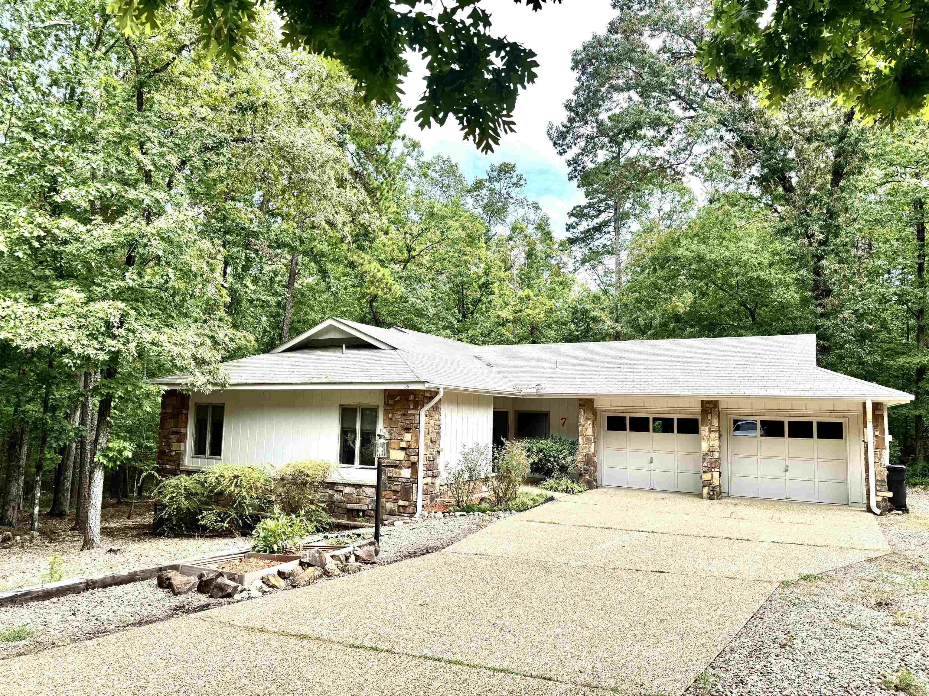 7 Camarzana  Hot Springs Village, AR