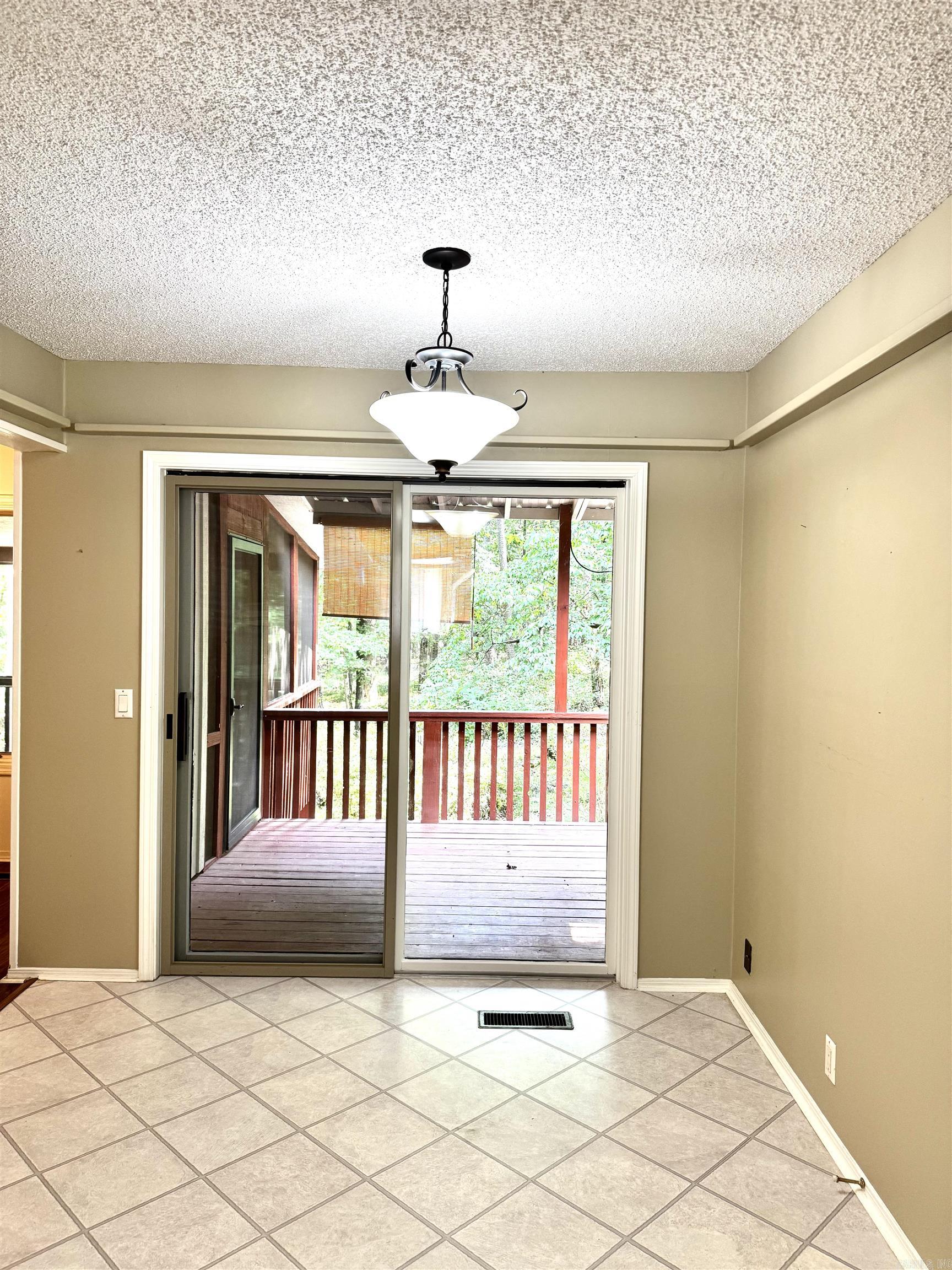 7 Camarzana  Hot Springs Village, AR